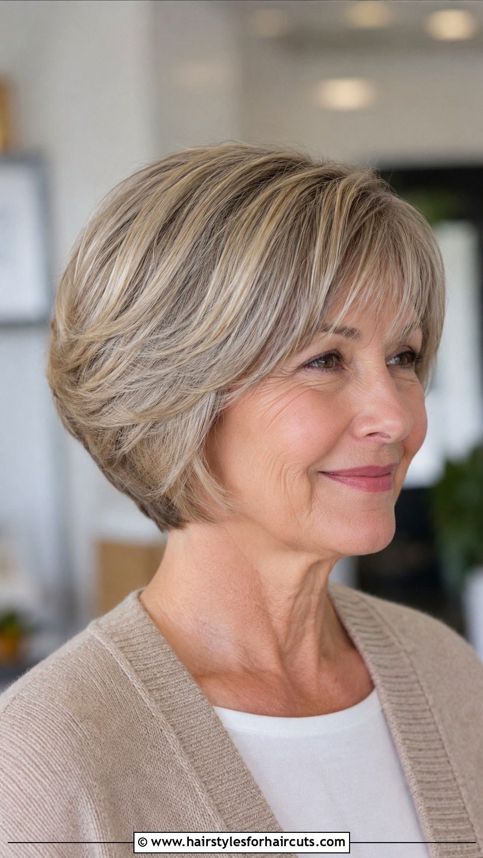 Subtle Stacked Bob - 25 short haircuts styles for older women - 25 short haircuts styles for older women