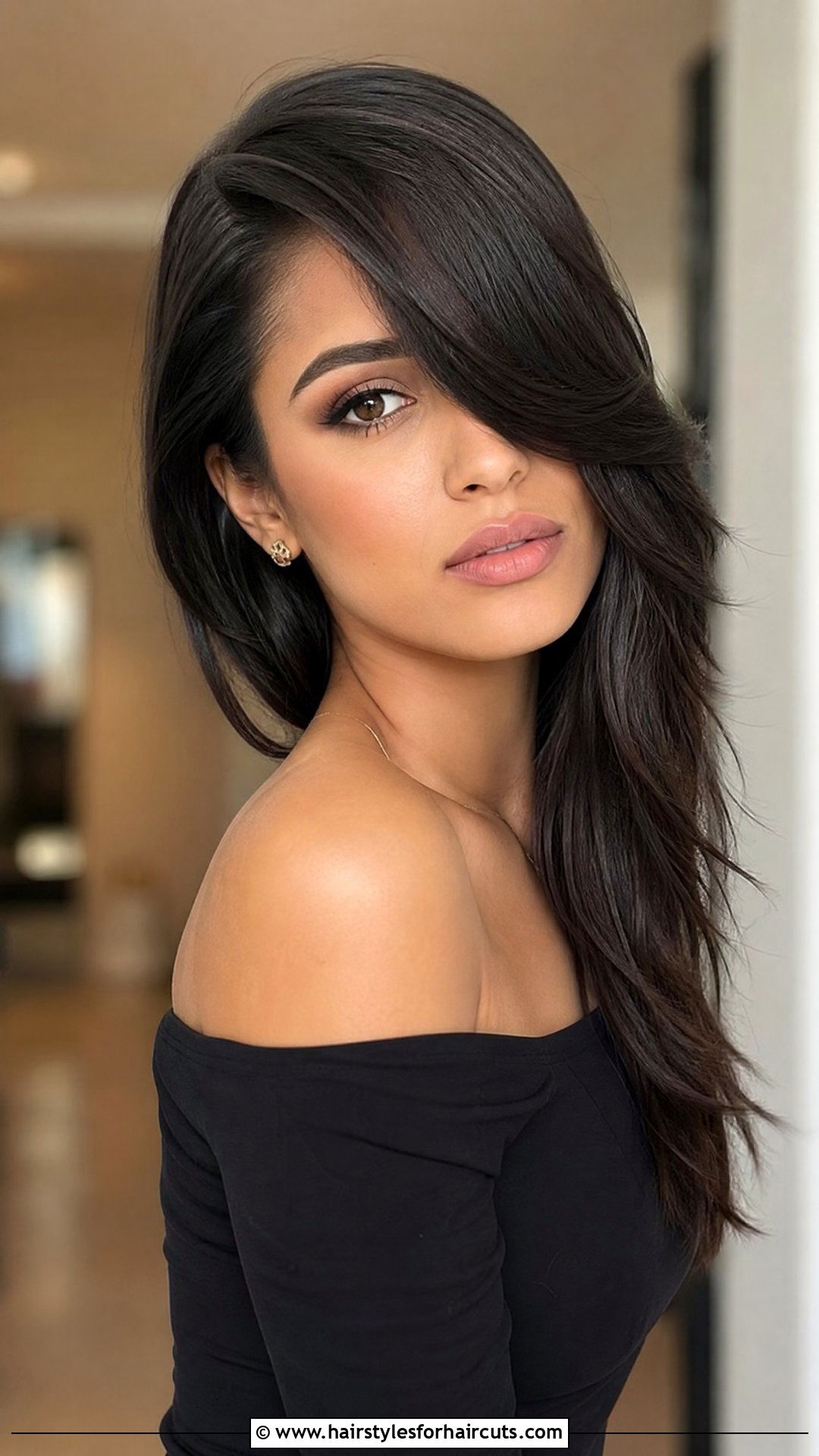 Sweeping Asymmetrical Cut - 25 edgy hairstyles for medium hair - 25 edgy hairstyles for medium hair