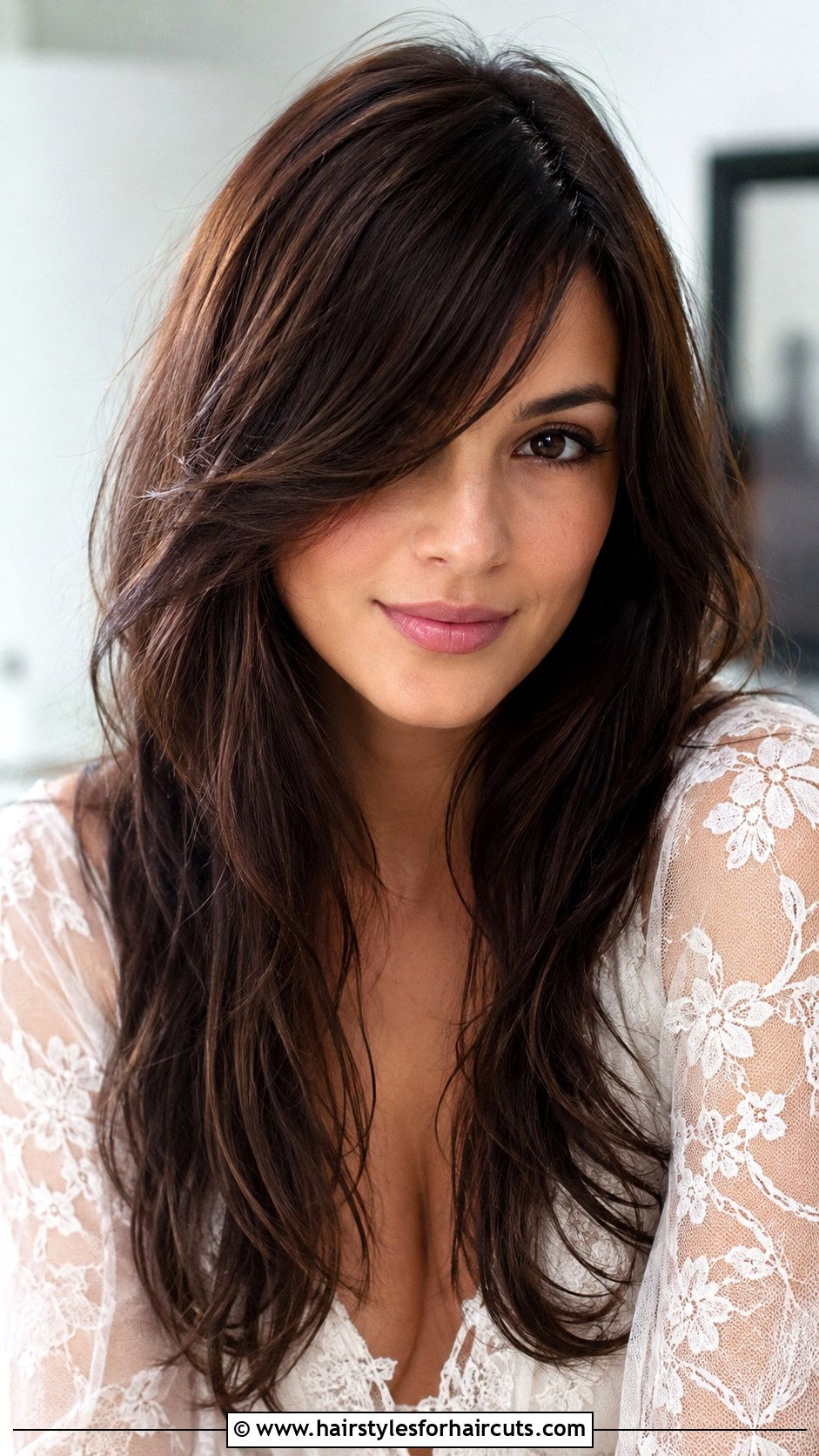 Sweeping Bangs Long Haircut For Round Face - 25 haircuts for women with round face - 25 haircuts for women with round face