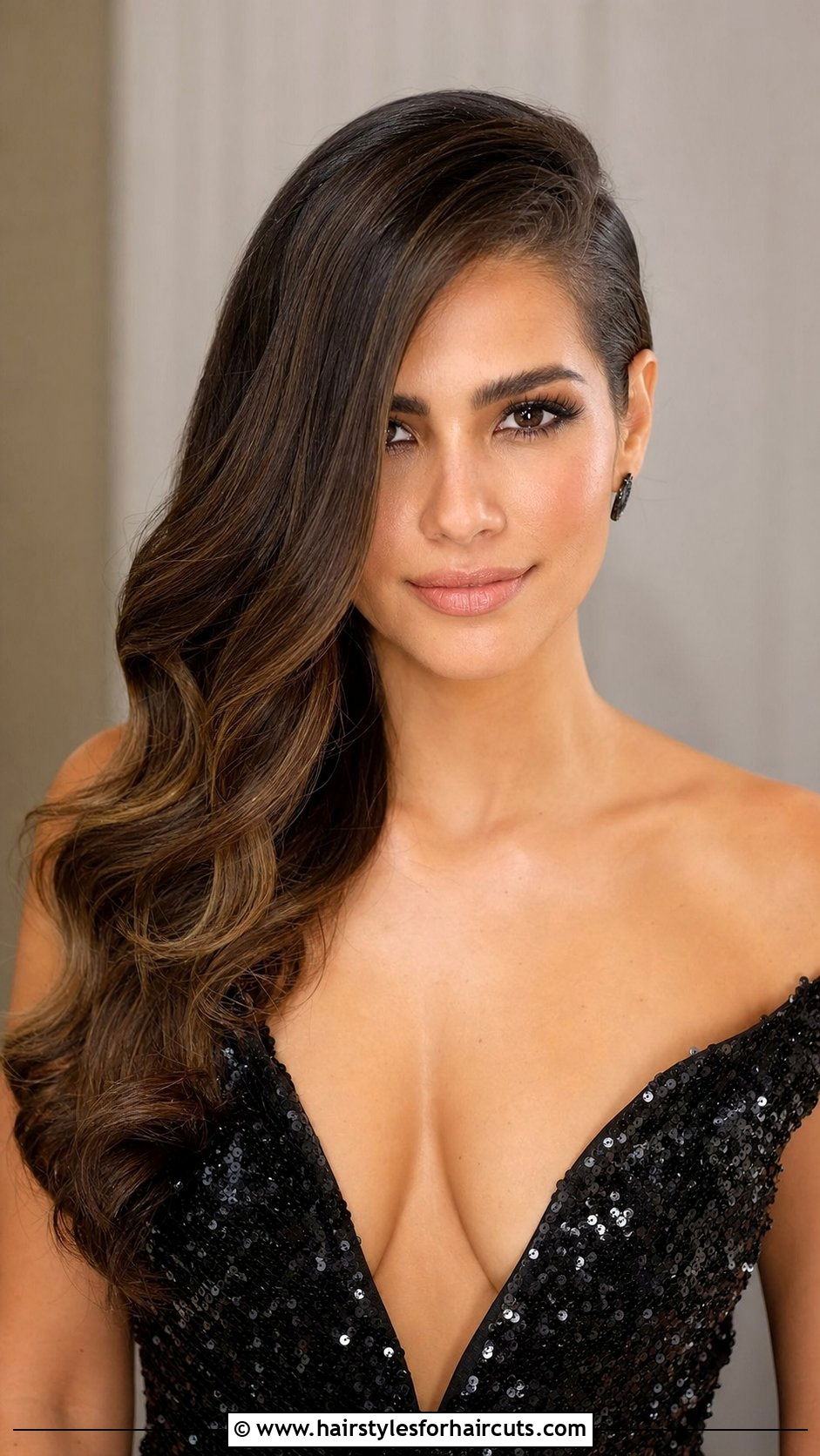 Sweeping Side Part Long Hair - 25 hairstyles for hair that grows forward woman - 25 hairstyles for hair that grows forward woman