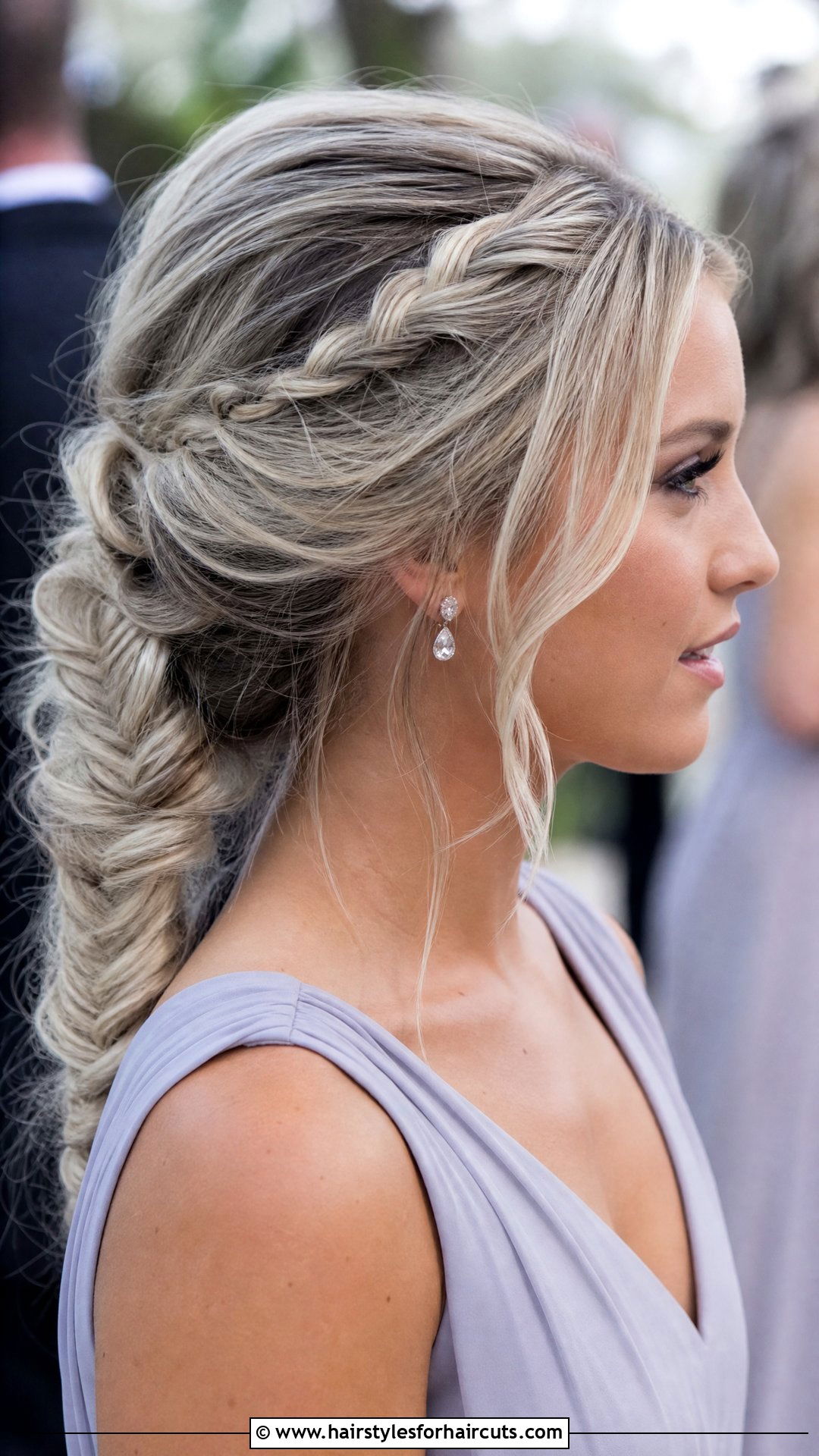 Swept Back Fishtail Accent - 25 simple bridesmaid hairstyles for short hair - 25 simple bridesmaid hairstyles for short hair