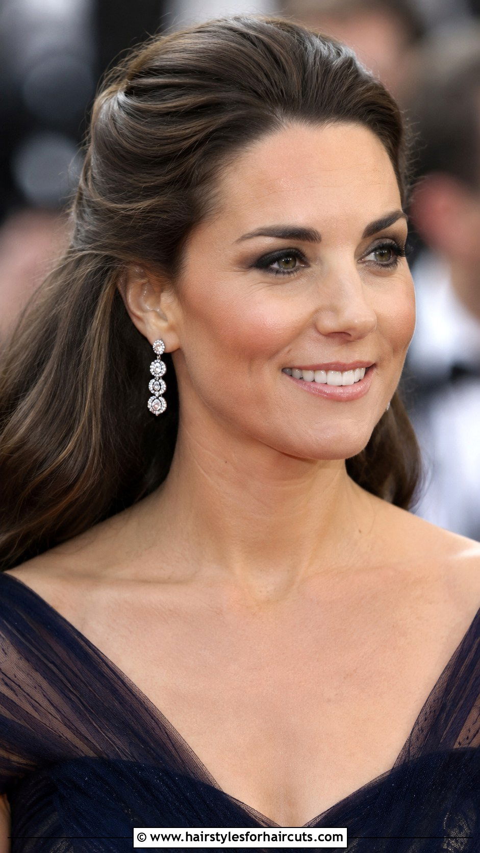 Swept Back Long Haircut - 25 haircuts for round face women - 25 haircuts for round face women