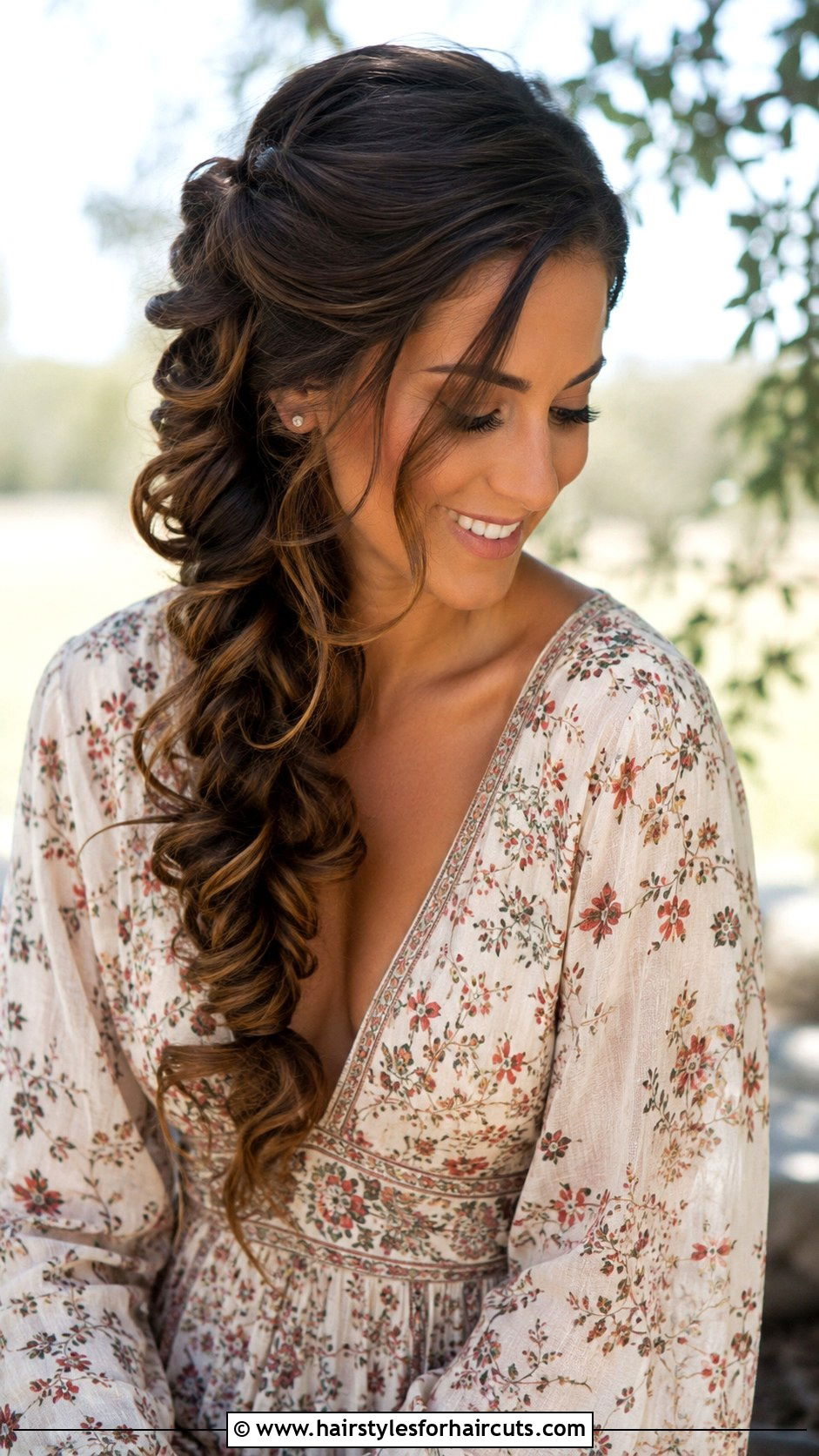 Swept Side Braid With Curls - 25 rustic wedding hairstyles for long hair - 25 rustic wedding hairstyles for long hair