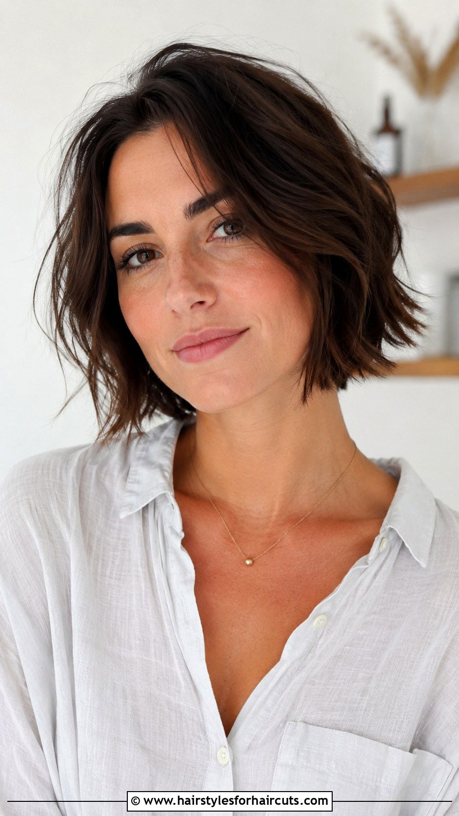 Textured Bob Haircut For Oval Face - 25 haircuts olaces - 25 haircuts olaces