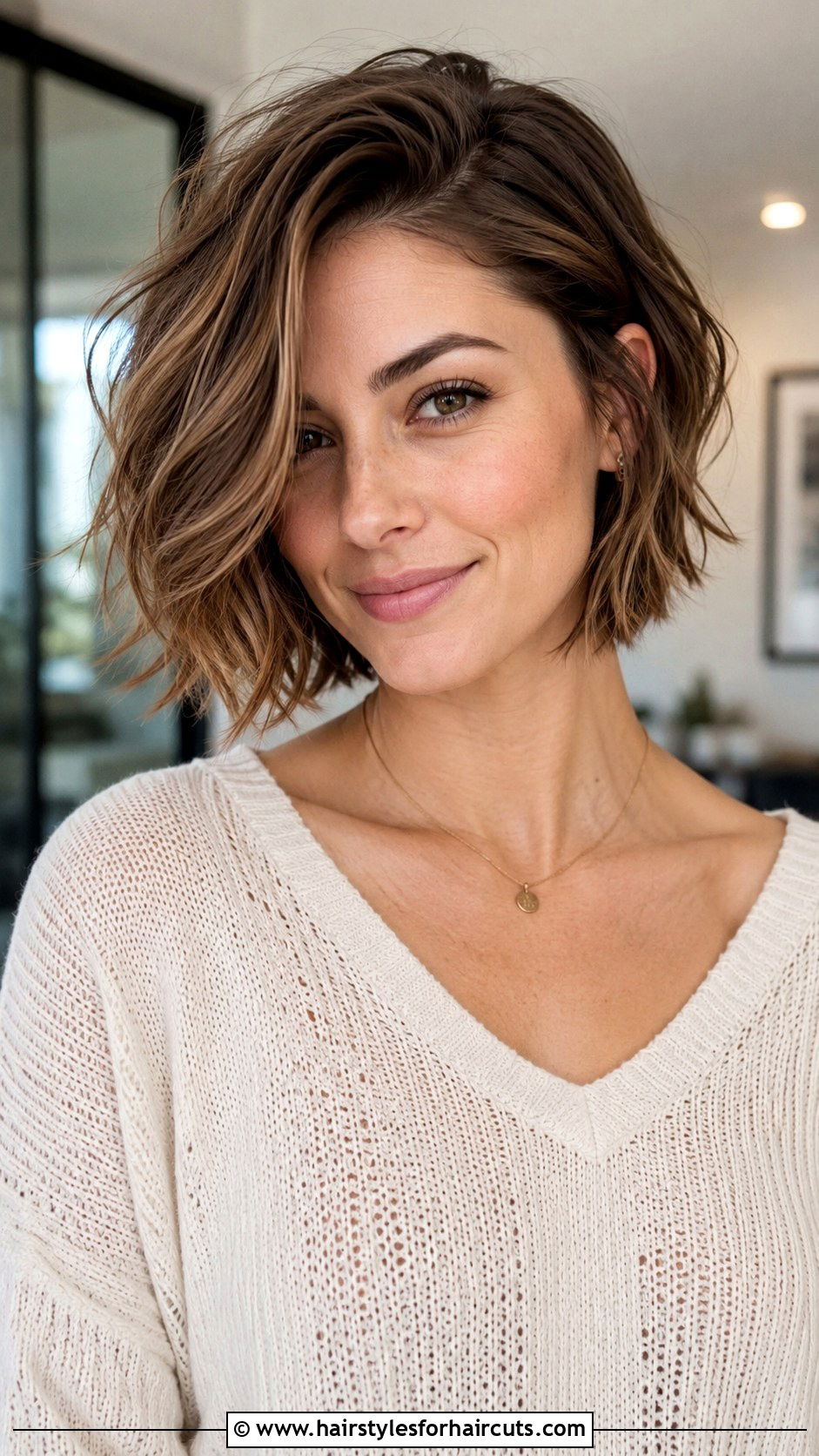 Textured Bob With Side Part - 25 graduation hairstyles for short hair - 25 graduation hairstyles for short hair