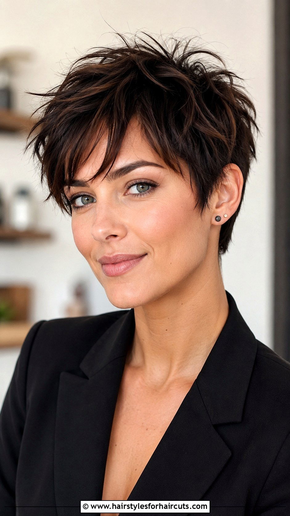Textured Boho Pixie - 25 bohemian hairstyles - 25 bohemian hairstyles