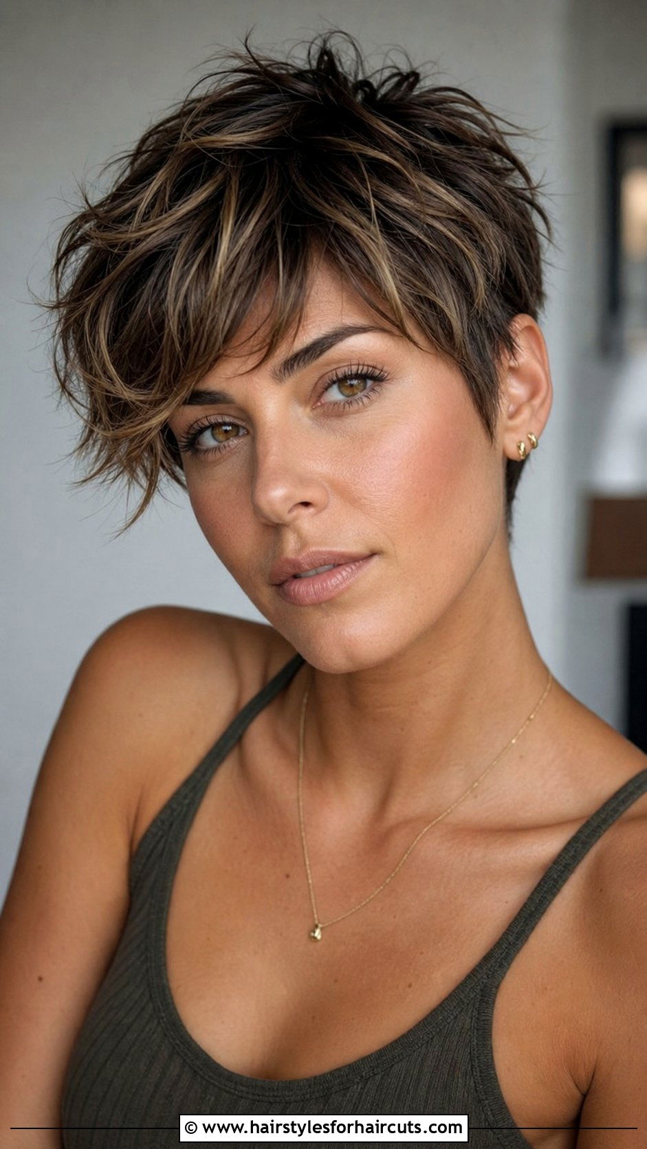 Textured Crop Haircut For Balayage - 25 haircuts for balayage hair - 25 haircuts for balayage hair