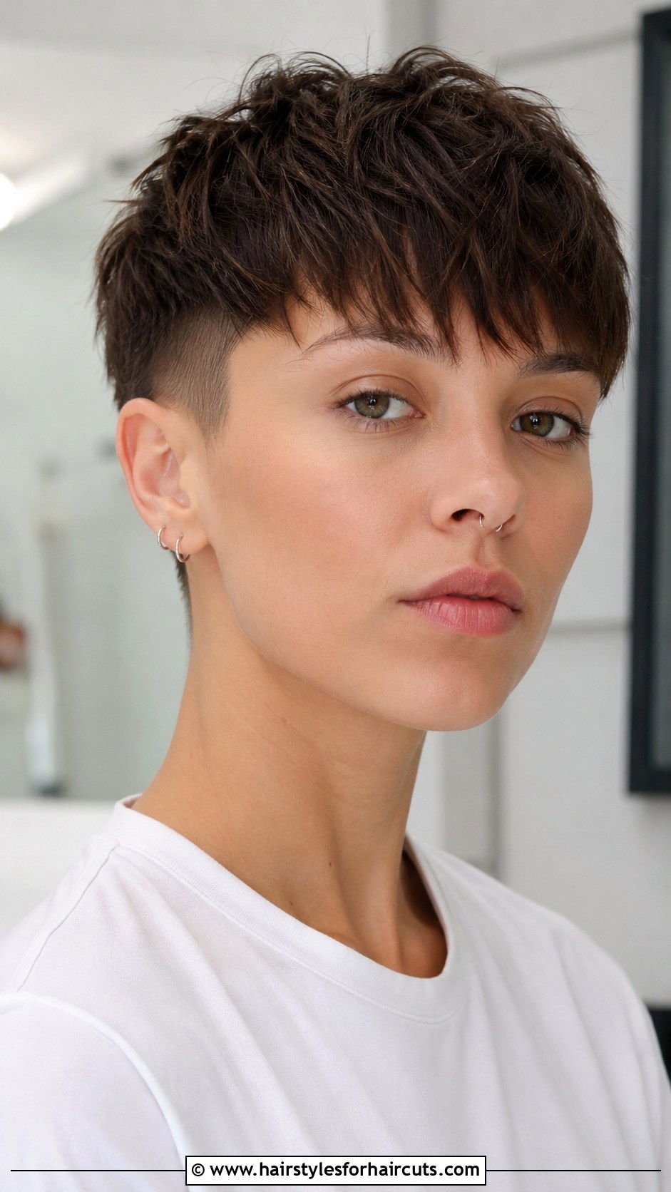Textured Crop With Fringe - 25 short haircuts for long face - 25 short haircuts for long face