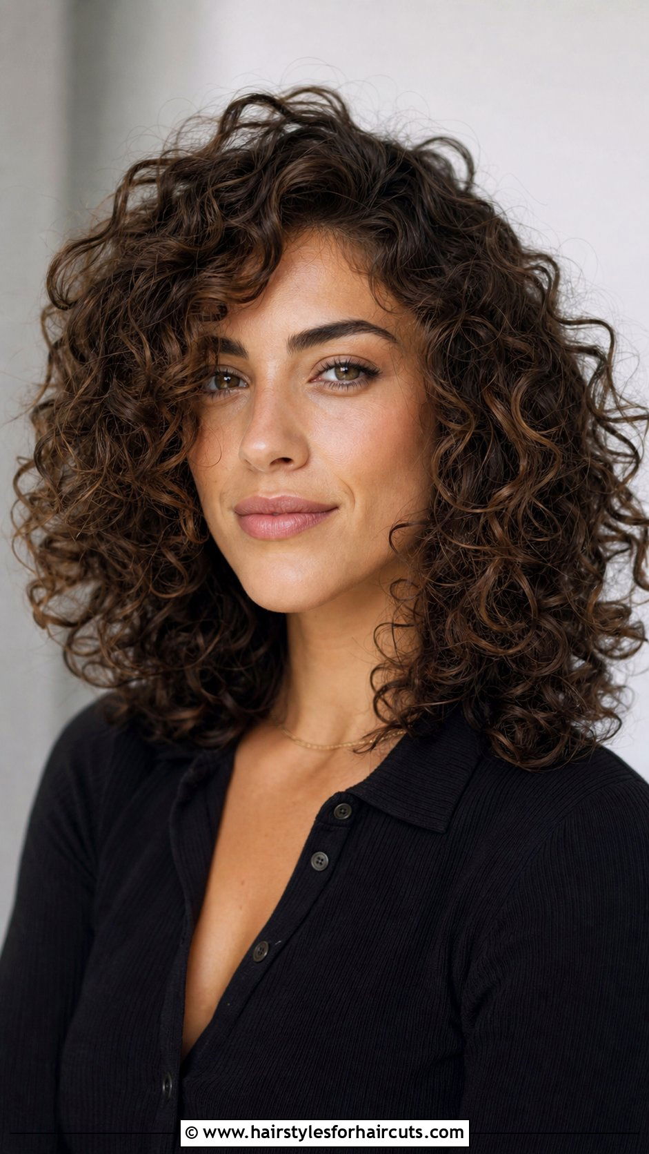 Textured Curly Shoulder Cut - 25 old money haircuts curly hair - 25 old money haircuts curly hair