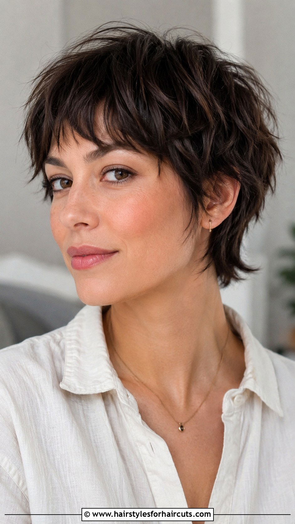 Textured Flapper Pixie - 25 pixie 1920s hairstyles for short hair - 25 pixie 1920s hairstyles for short hair