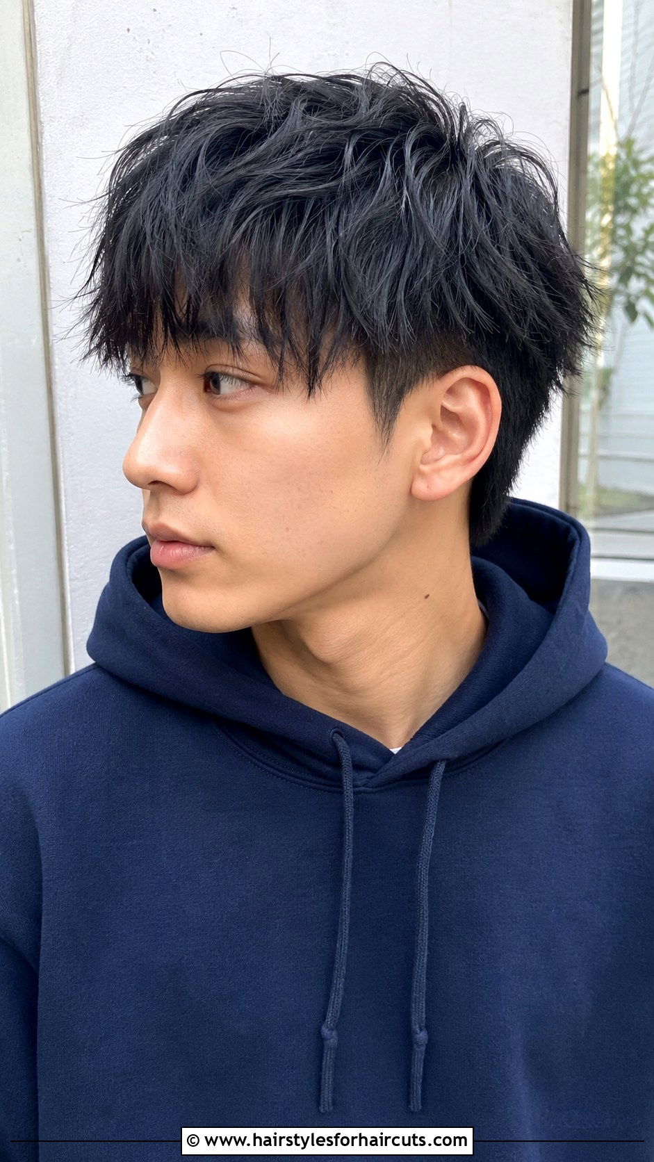 Textured Fringe Cut - 25 androgynous haircuts for thin hair - 25 androgynous haircuts for thin hair