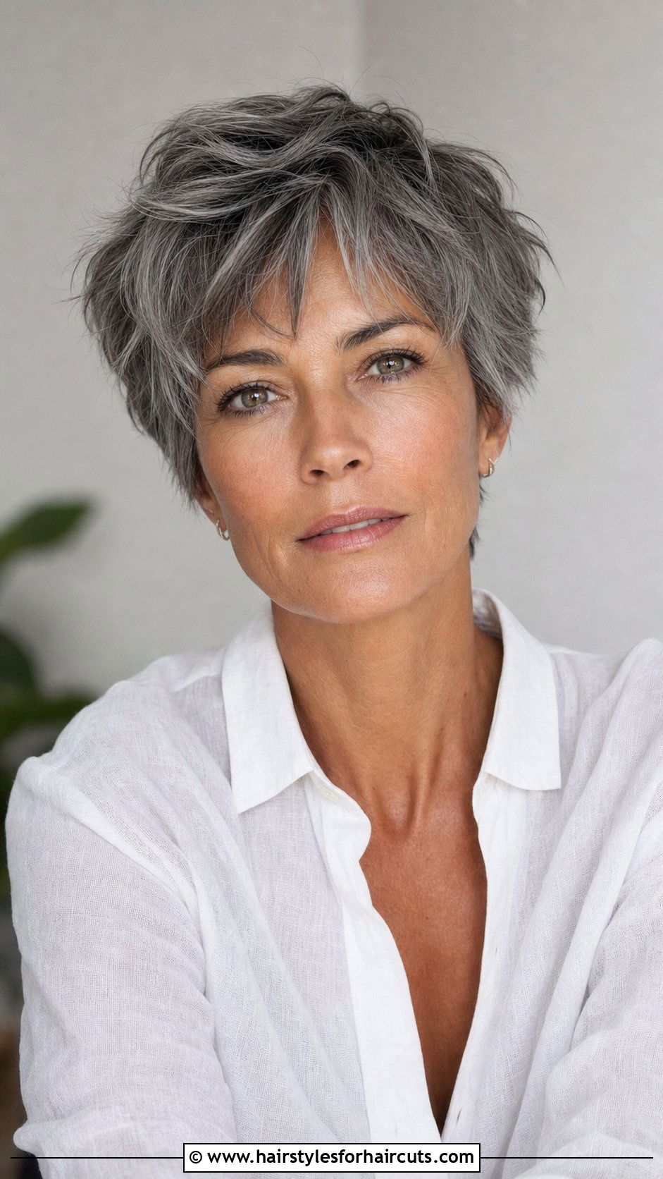 Textured Gray Crop - 25 gray hairstyles for women over 60 - 25 gray hairstyles for women over 60