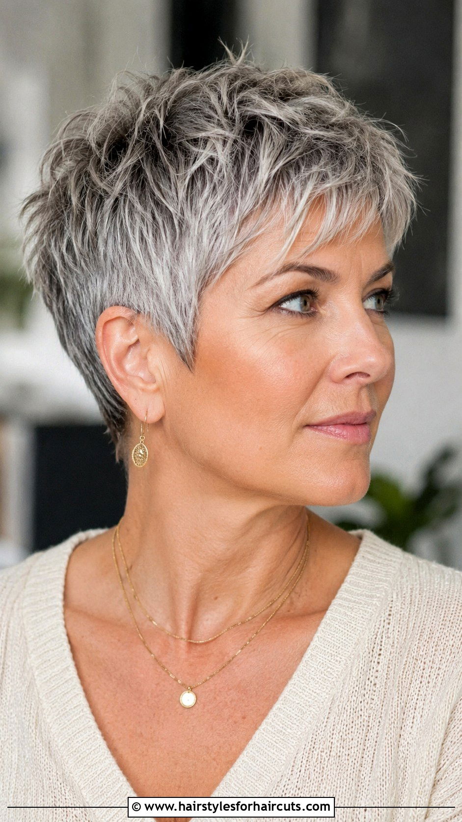 Textured Grey Crop - 25 going grey hairstyles - 25 going grey hairstyles