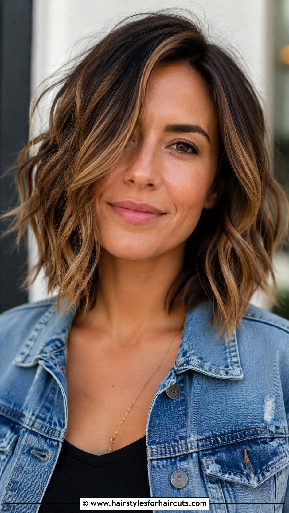 Textured Lob - 25 glamorous hairstyles for medium hair - 25 glamorous hairstyles for medium hair