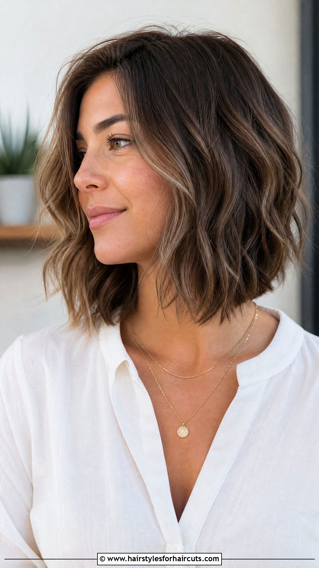 Textured Lob With Waves - 25 wedding guest hairstyles medium hair - 25 wedding guest hairstyles medium hair