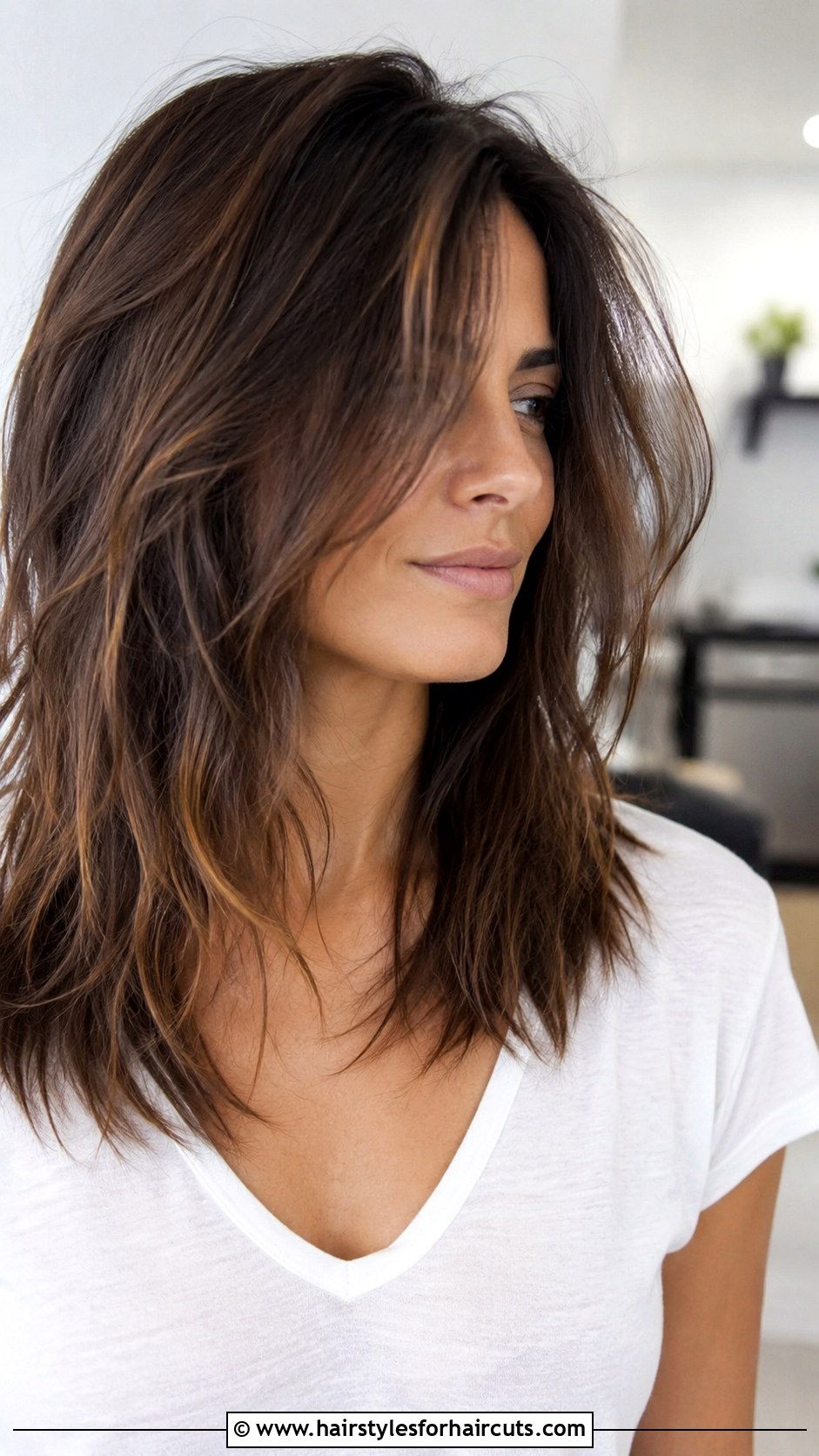 Textured Mid Length Cut - 25 haircuts for long faces - 25 haircuts for long faces