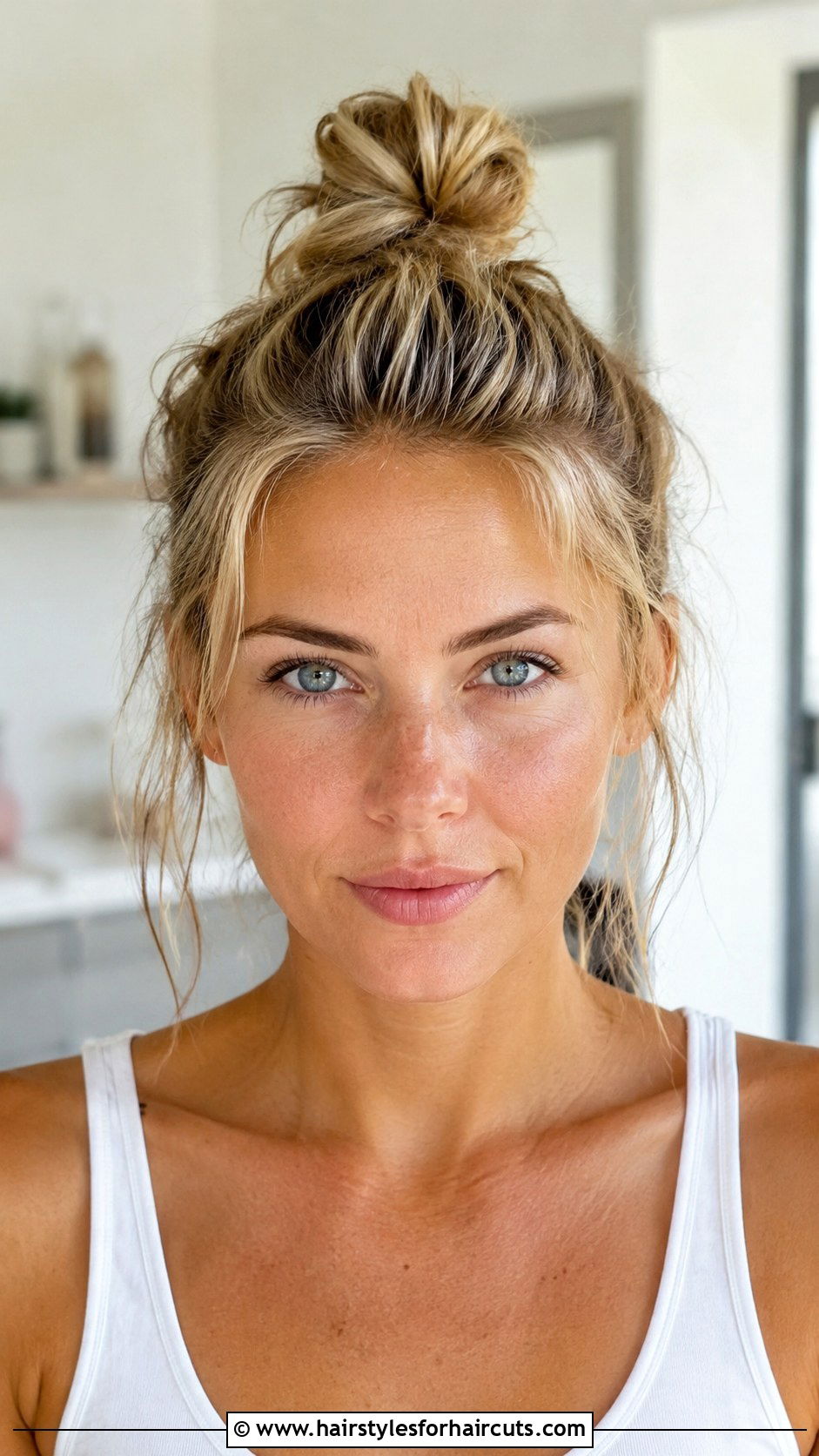 Textured Mini Top Knot - 25 bun hairstyles for short hair - 25 bun hairstyles for short hair