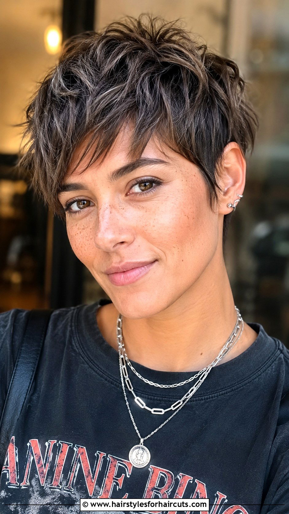 Textured Pixie - 25 short haircuts for round faces - 25 short haircuts for round faces