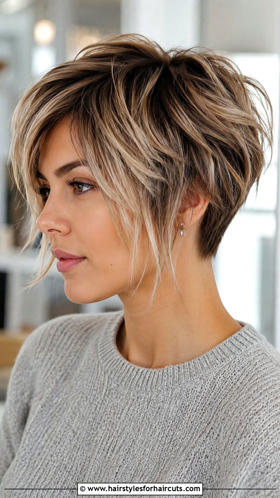 Textured Pixie Bob - 25 short hairstyles for long faces - 25 short hairstyles for long faces
