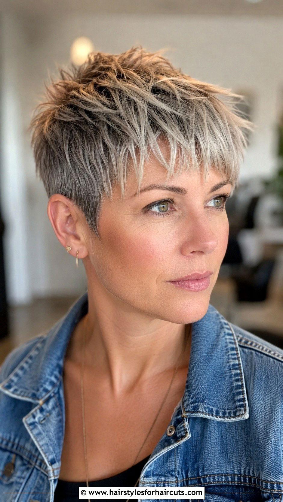 Textured Pixie Cut - 25 best haircuts for extremely thin hair - 25 best haircuts for extremely thin hair