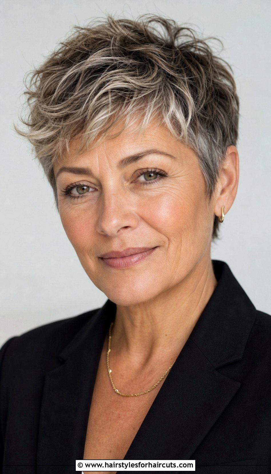 Textured Pixie Cut For Women Over 50 - 25 short haircuts for wavy hair over 50 - 25 short haircuts for wavy hair over 50
