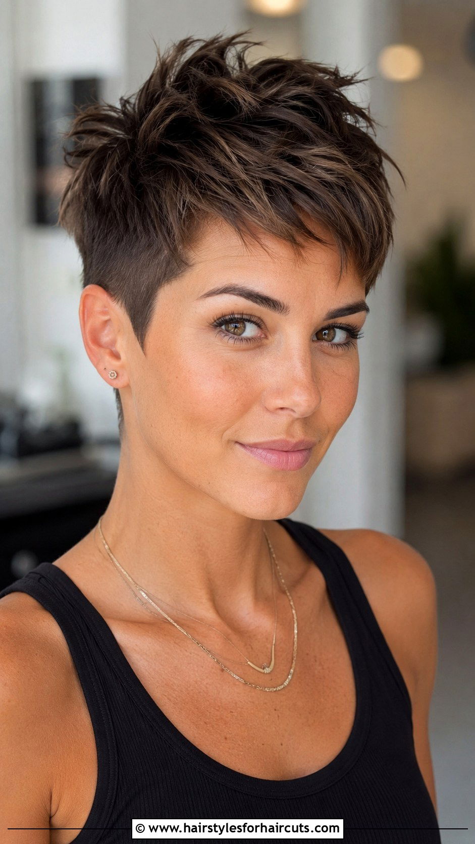 Textured Pixie Haircut - 25 haircuts for double chin - 25 haircuts for double chin