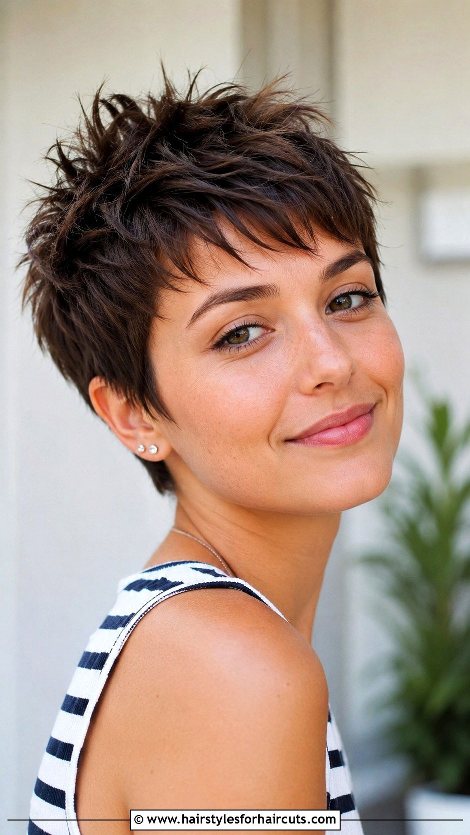 Textured Pixie Haircut For Girls - 25 girls short hairstyles - 25 girls short hairstyles