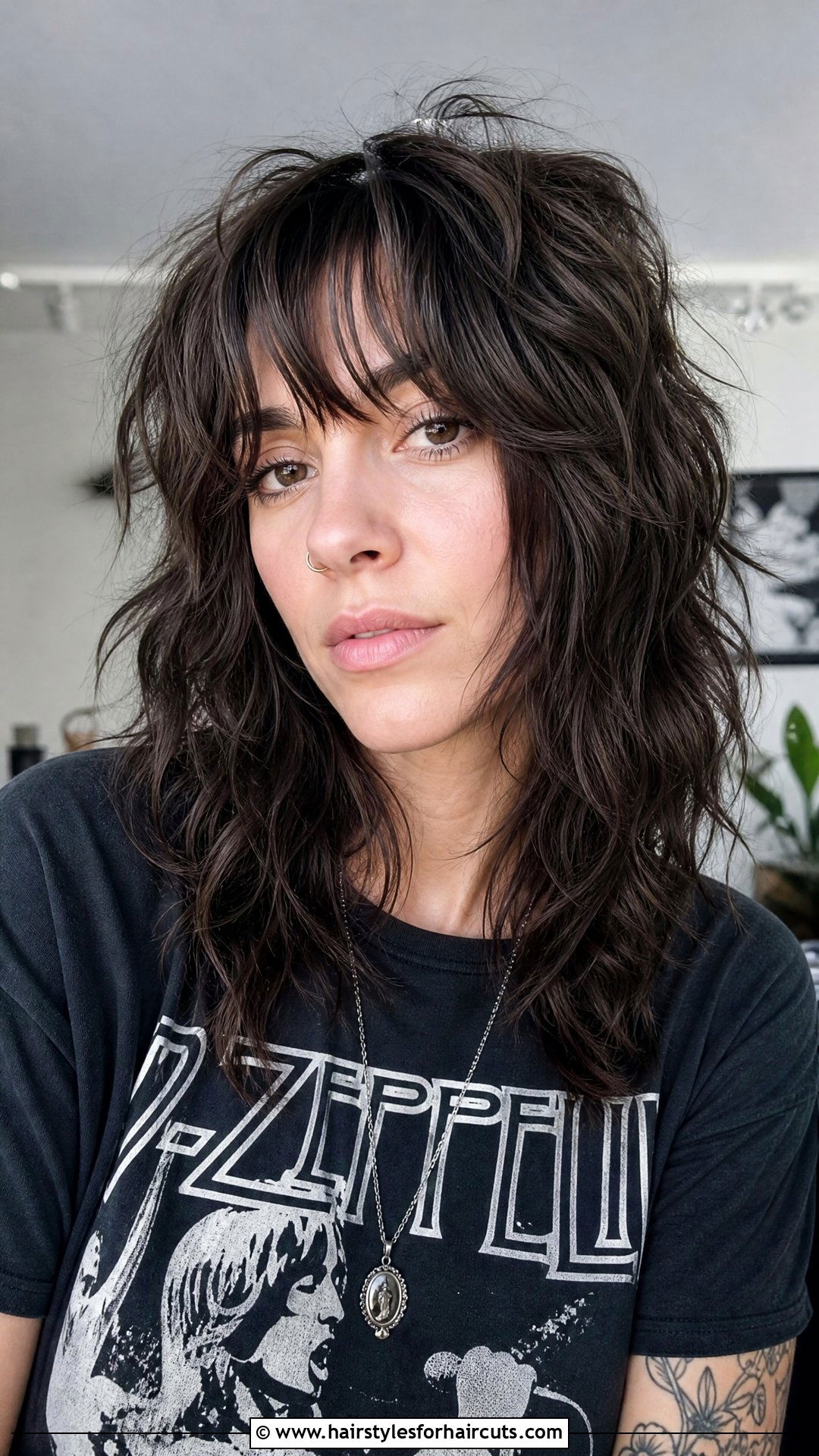 Textured Shag - 25 haircuts styles for short hair women - 25 haircuts styles for short hair women
