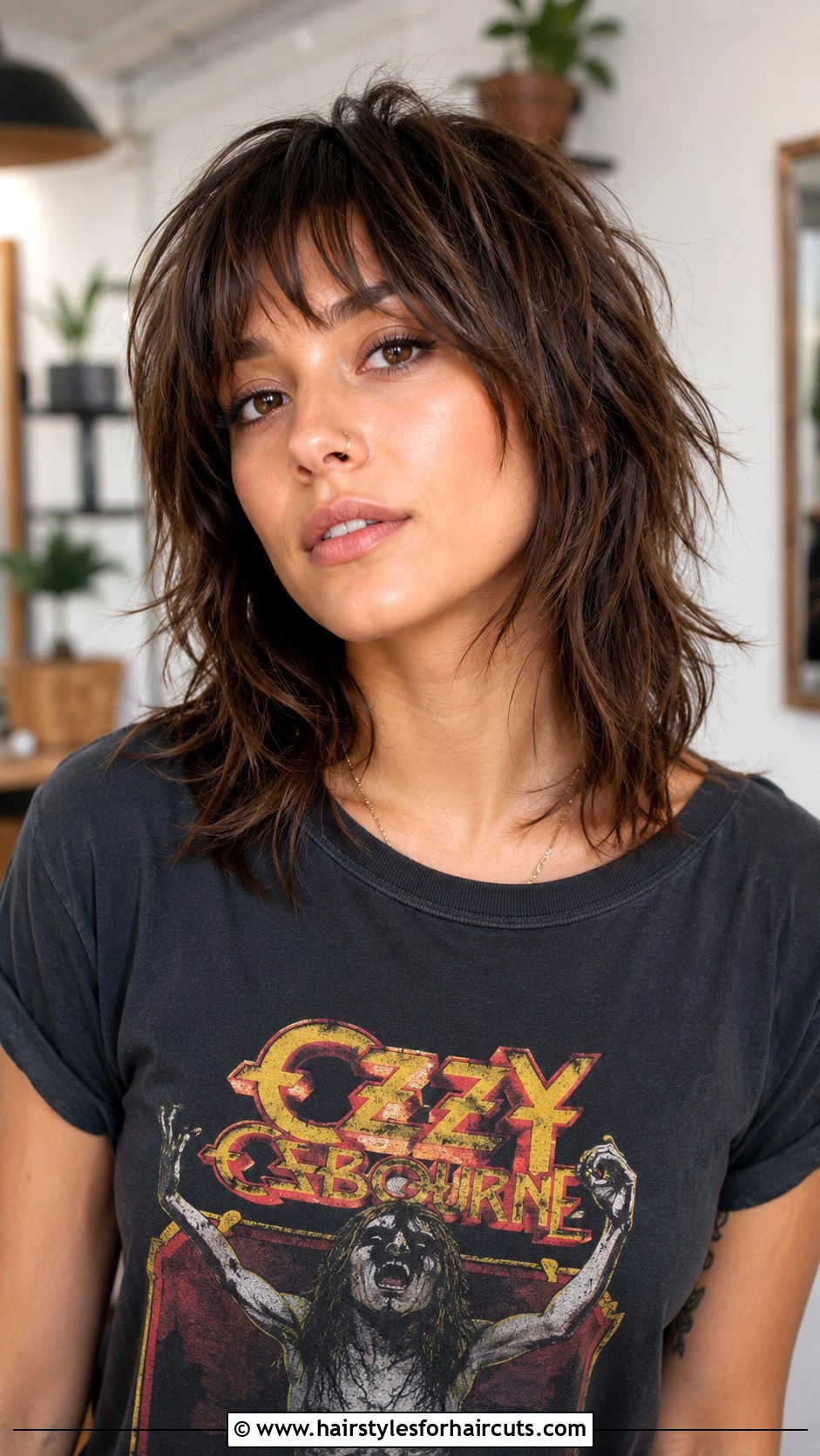 Textured Shag Medium Haircut - 25 medium long hairstyles for thin hair - 25 medium long hairstyles for thin hair