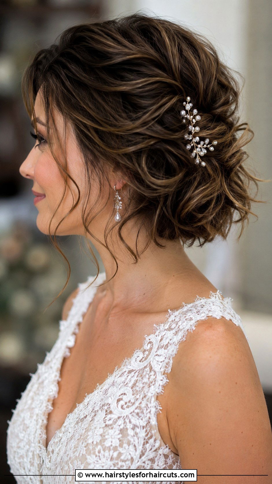 Textured Short Bob Wedding Updo - 25 boho wedding hairstyles for short hair - 25 boho wedding hairstyles for short hair