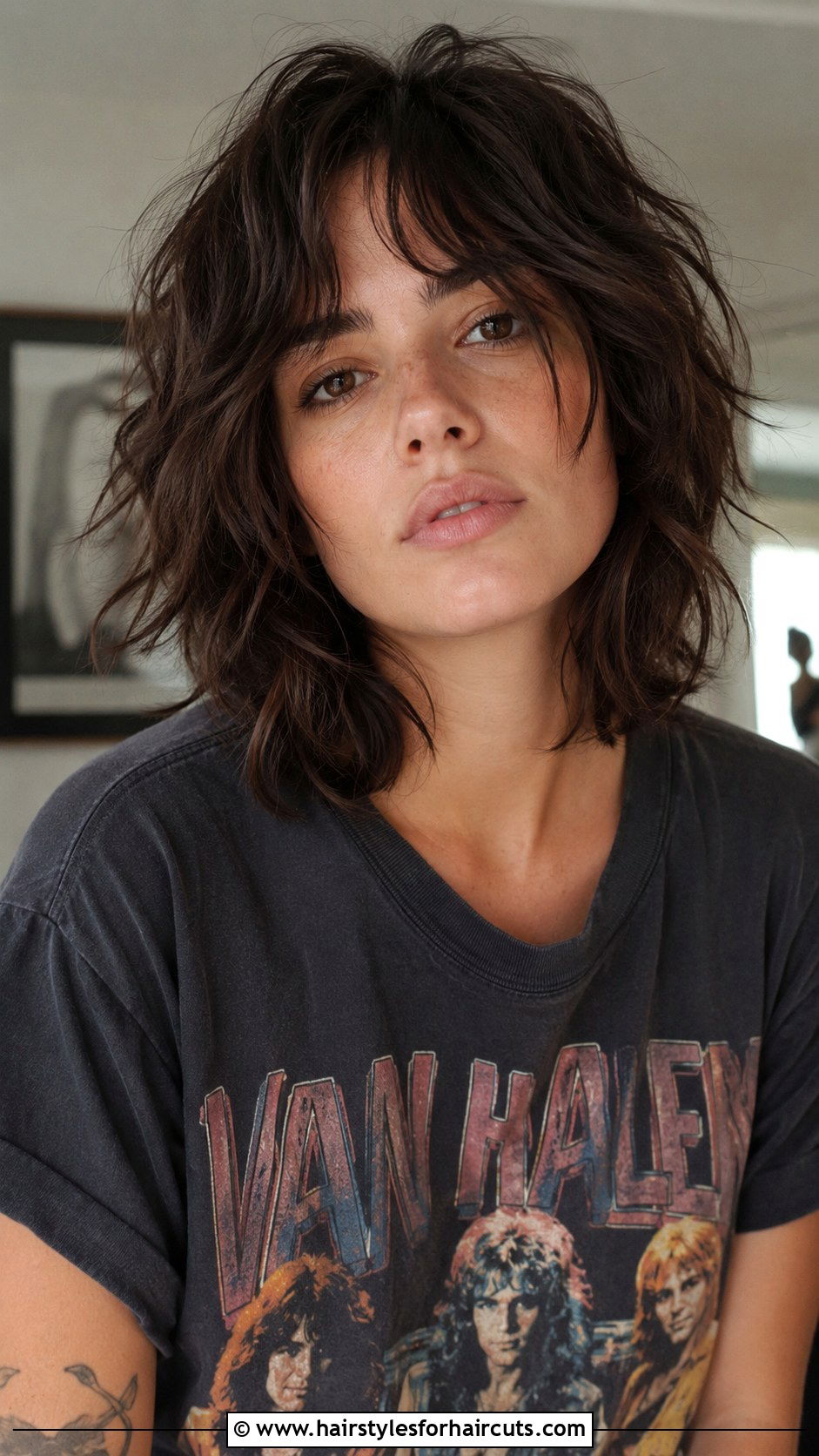 Textured Short Shag - 25 haircuts for thick short hair - 25 haircuts for thick short hair