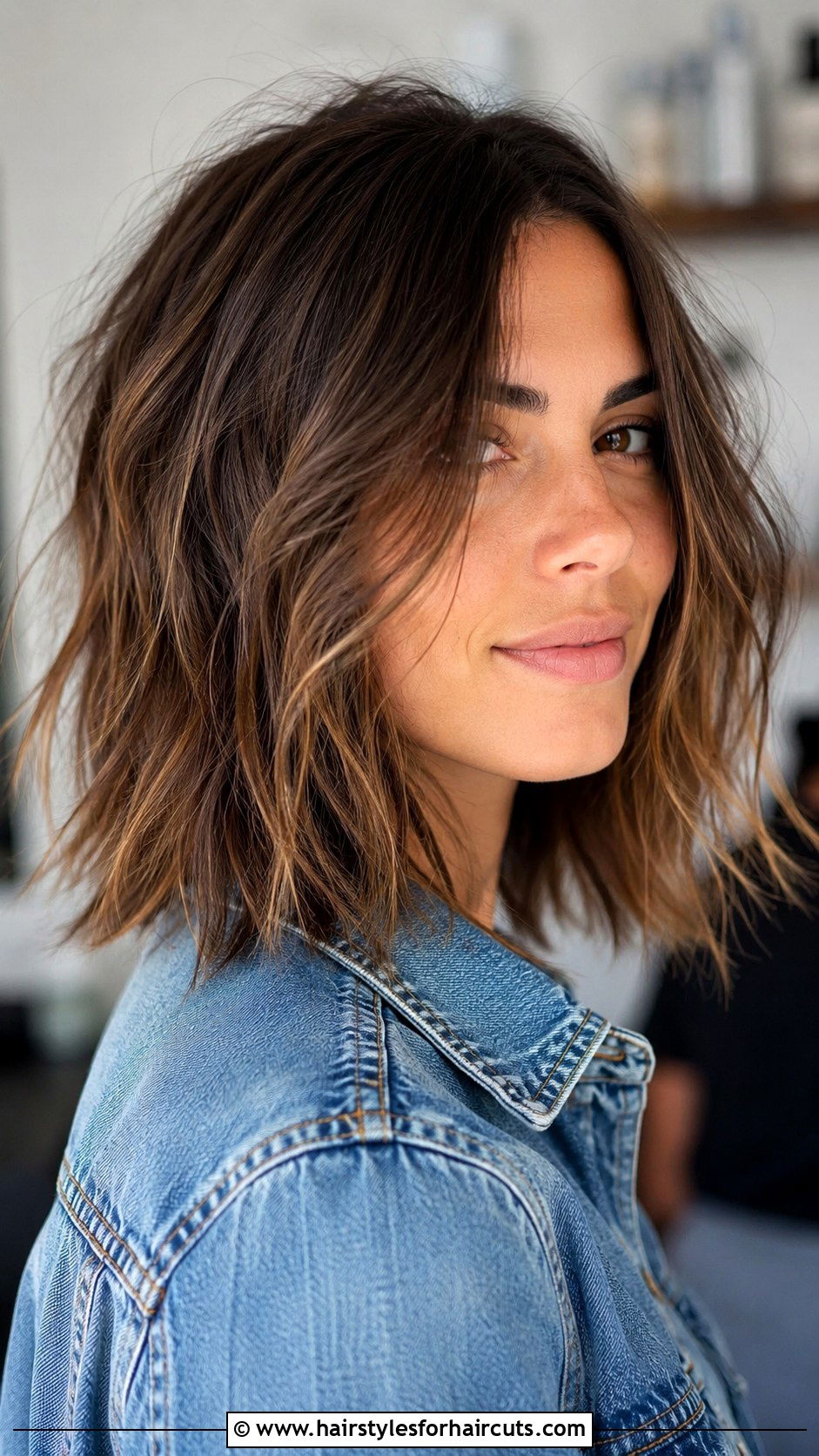 Textured Shoulder Length Cut - 25 best hairstyles for heart shaped face - 25 best hairstyles for heart shaped face
