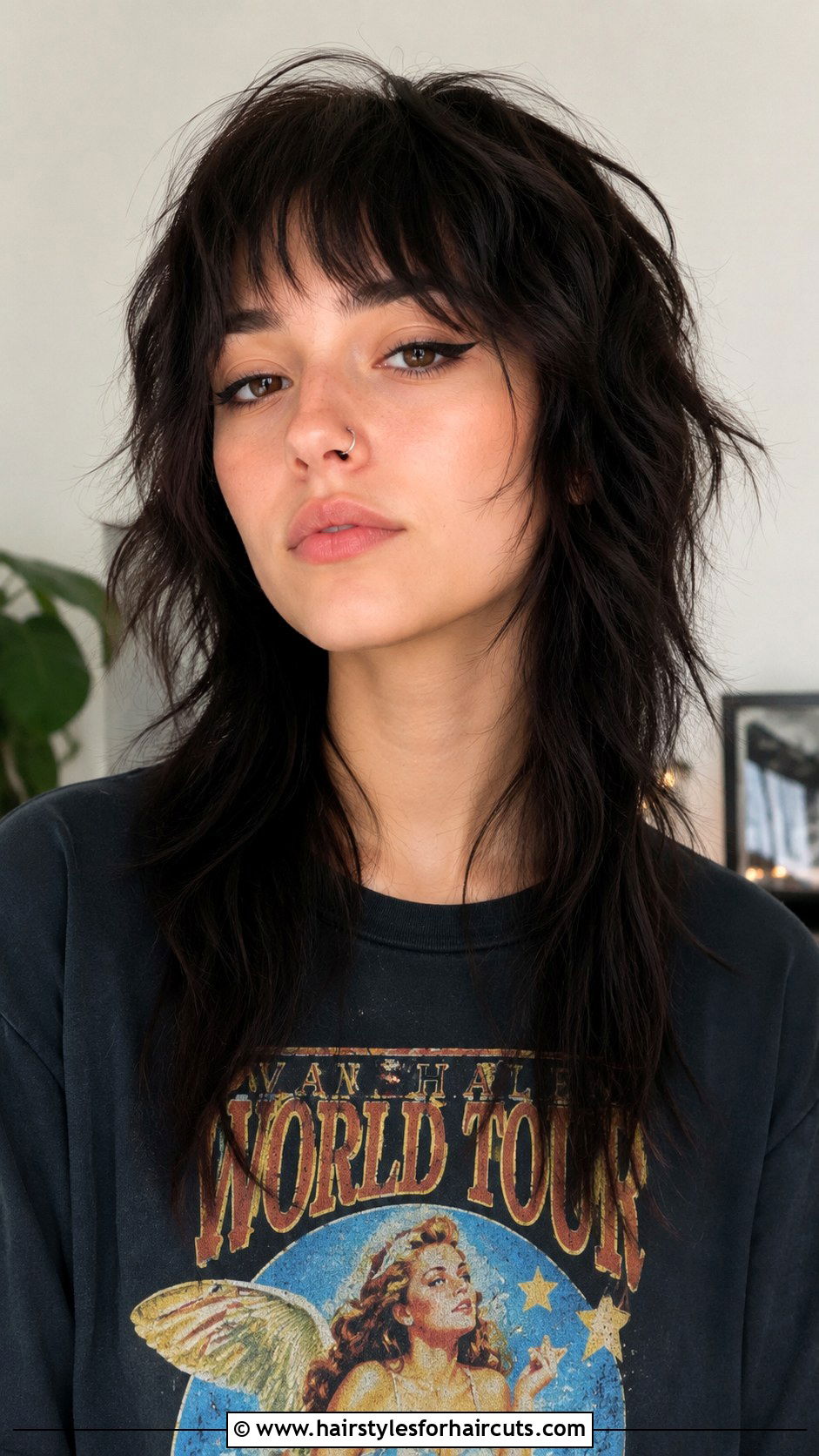 Textured Wolf Cut - 25 haircuts hairstyles - 25 haircuts hairstyles