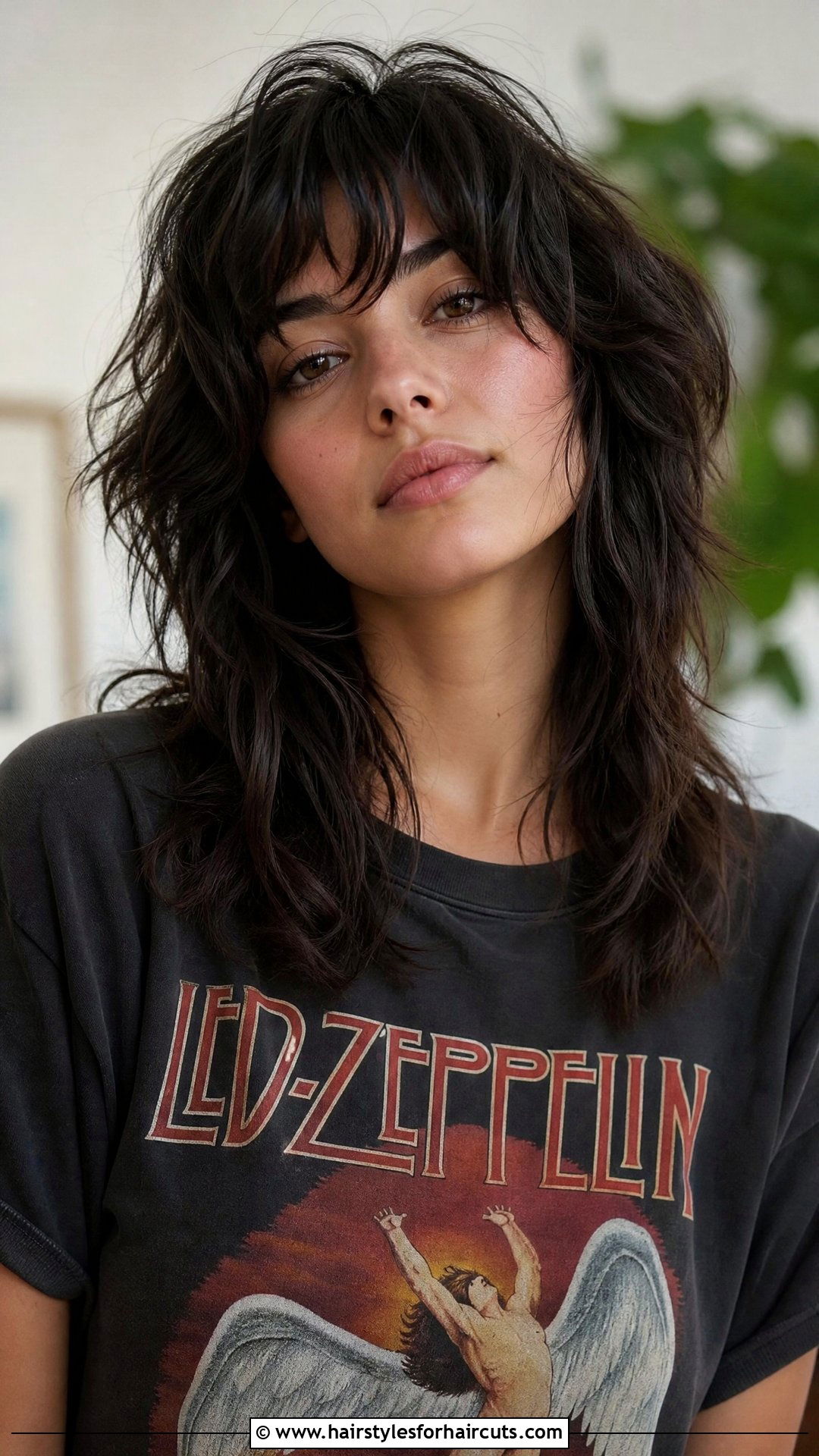 Textured Wolf Cut - 25 textured haircuts - 25 textured haircuts