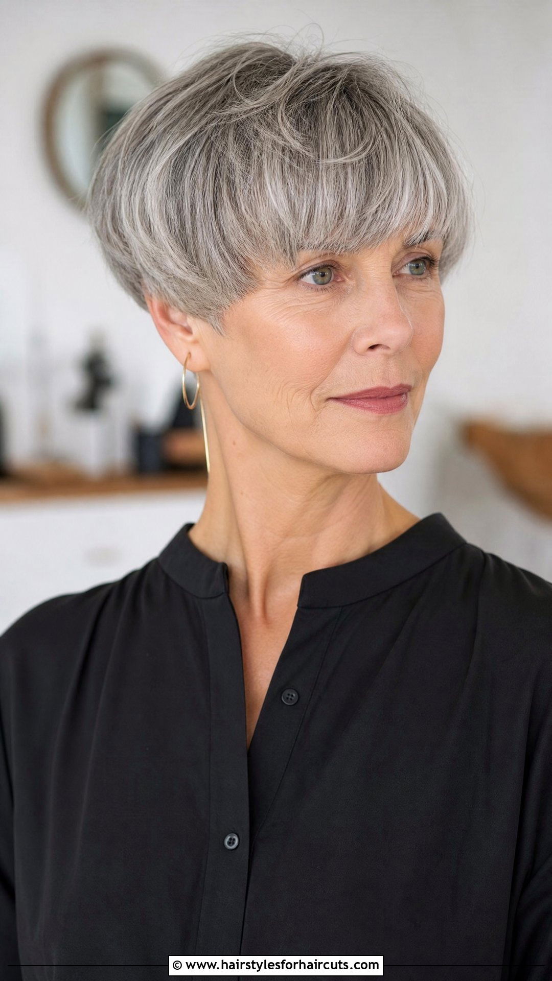 Texturized Bowl Cut - 25 hairstyles for older women with thinning hair - 25 hairstyles for older women with thinning hair