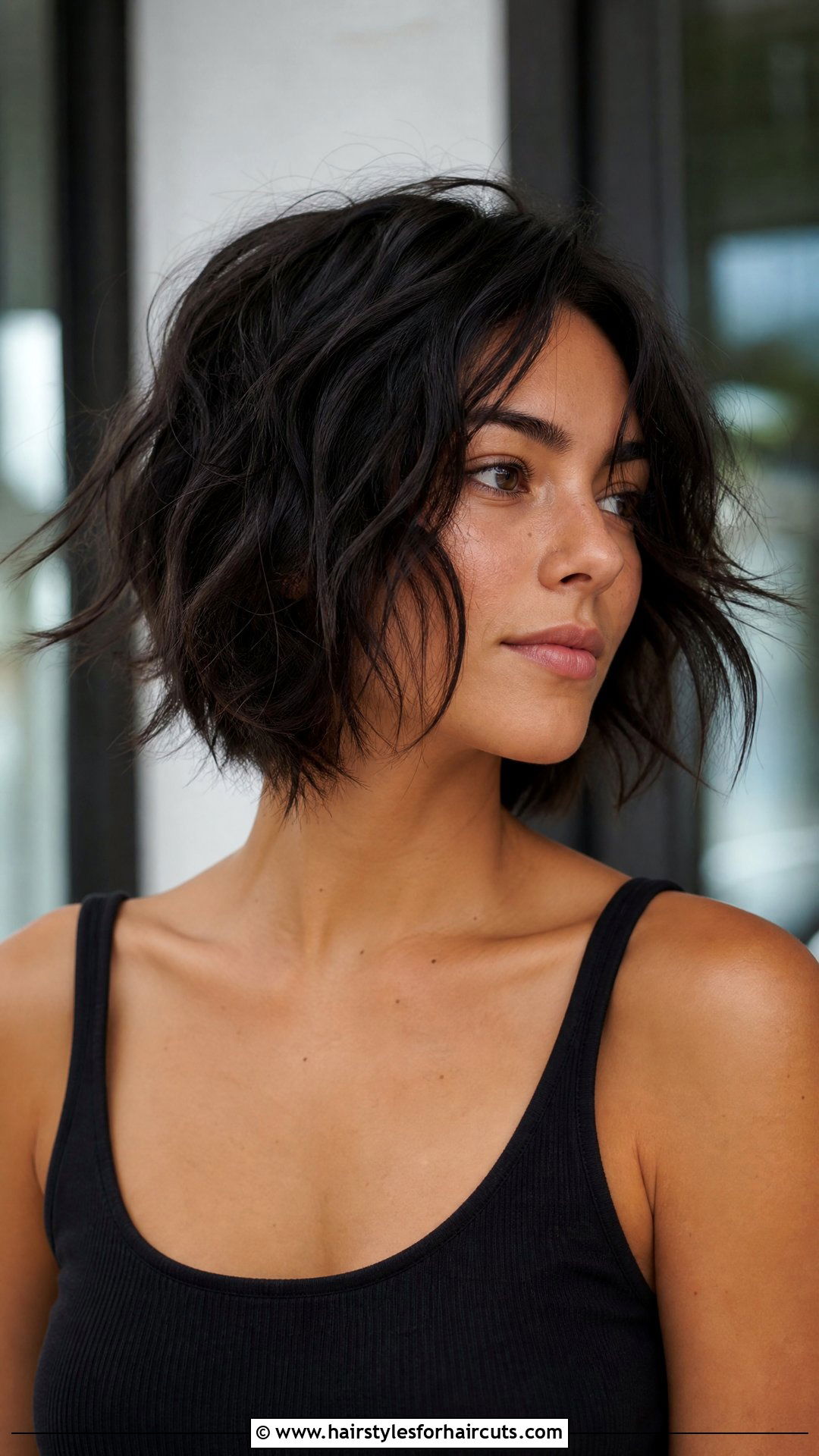Texturized Cropped Cut - 25 woman low cut hairstyles - 25 woman low cut hairstyles