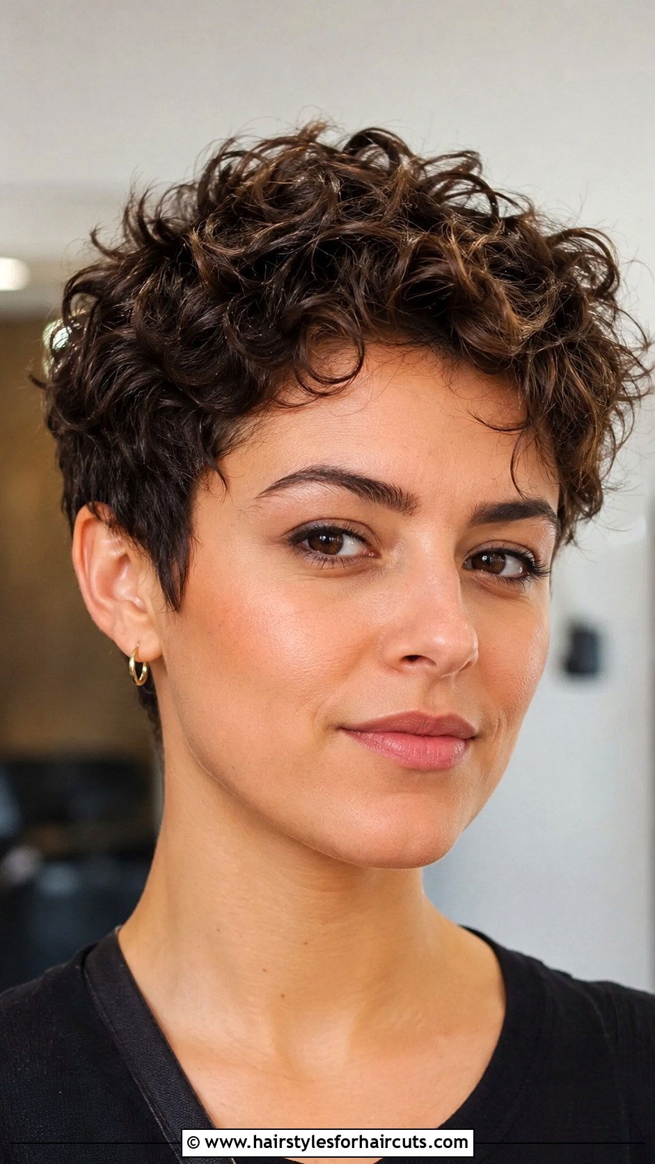 Texturized Curly Crop - 25 curly hairstyles for fine hair - 25 curly hairstyles for fine hair