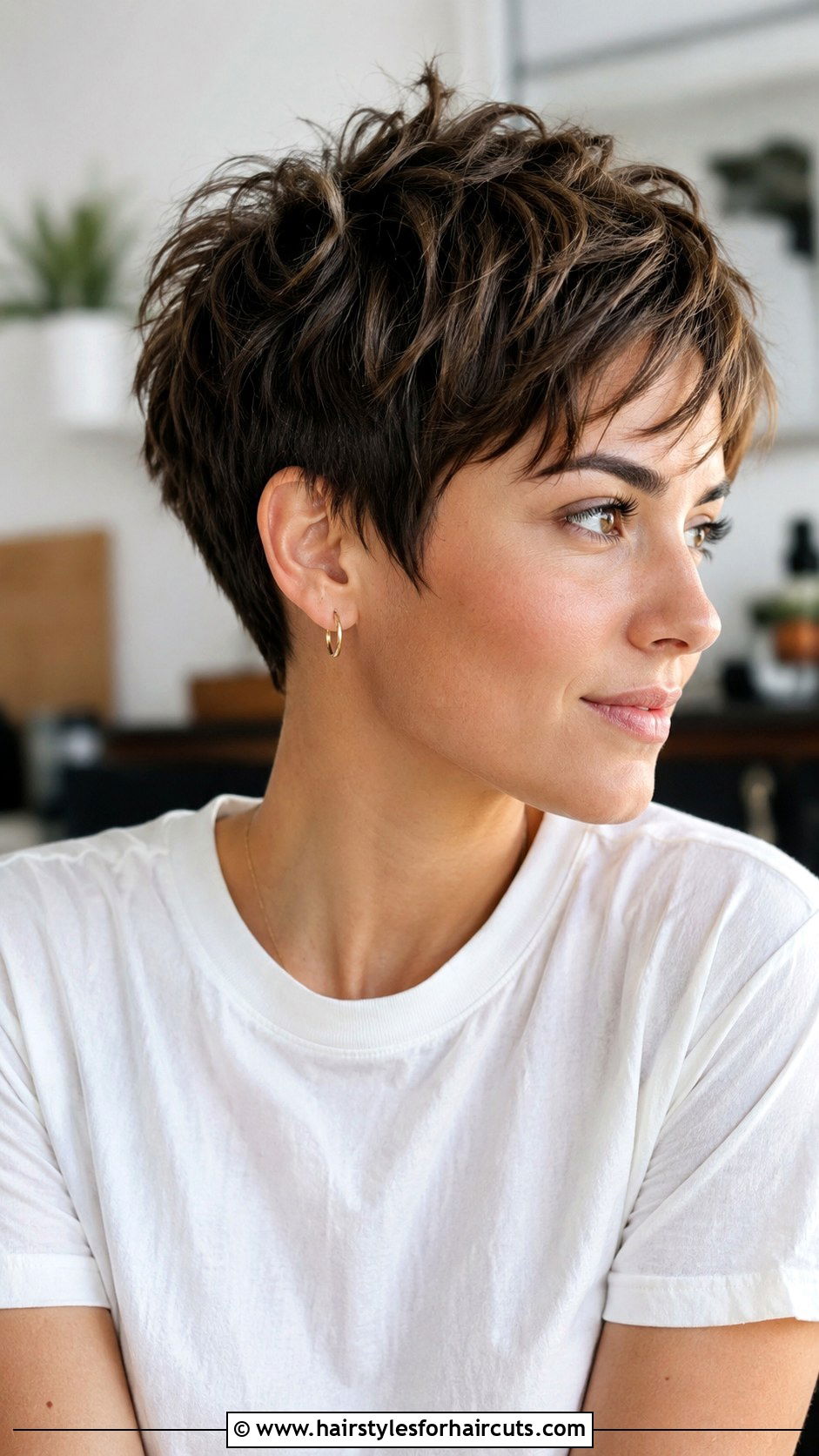 Texturized Pixie Haircut For Frizzy Hair - 25 haircuts for frizzy hair - 25 haircuts for frizzy hair