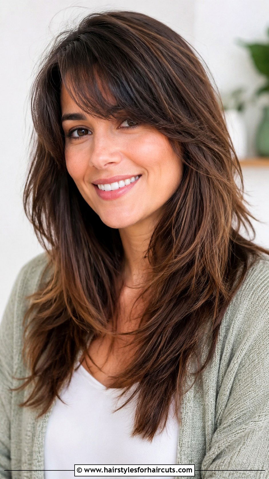 Thick Hair Layered Cut With Side Fringe - 25 hairstyles with side fringe - 25 hairstyles with side fringe