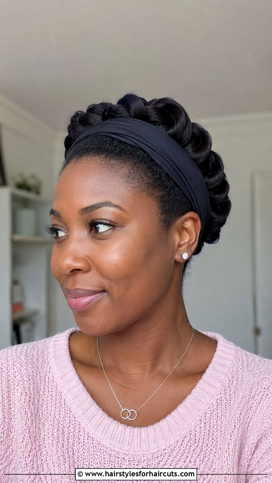 Thick Headband Tuck Hairstyle - 25 cute hairstyles for frizzy curly hair - 25 cute hairstyles for frizzy curly hair