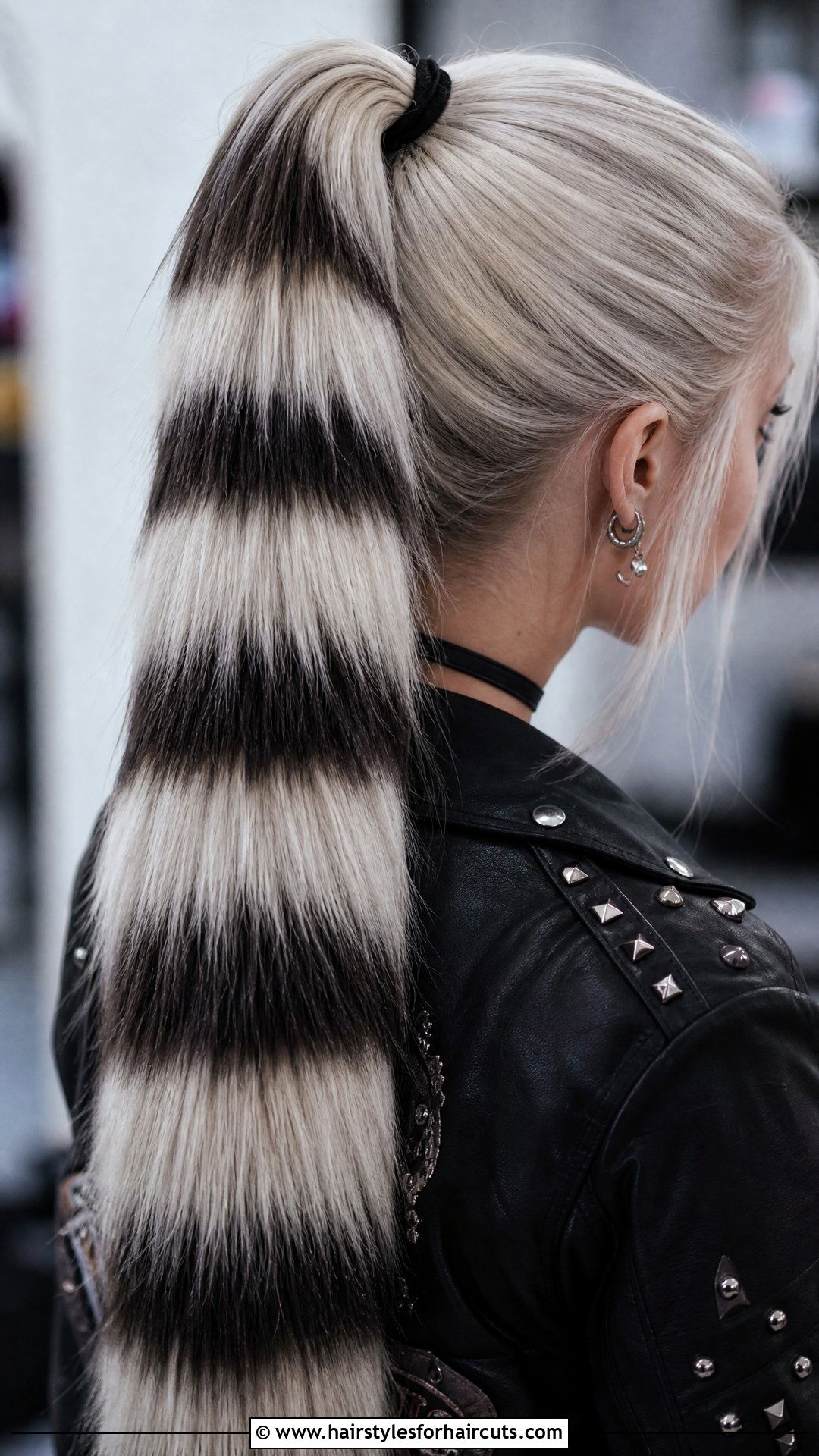 Thick Raccoon Tail On Platinum Hair - 25 raccoon hairstyles - 25 raccoon hairstyles