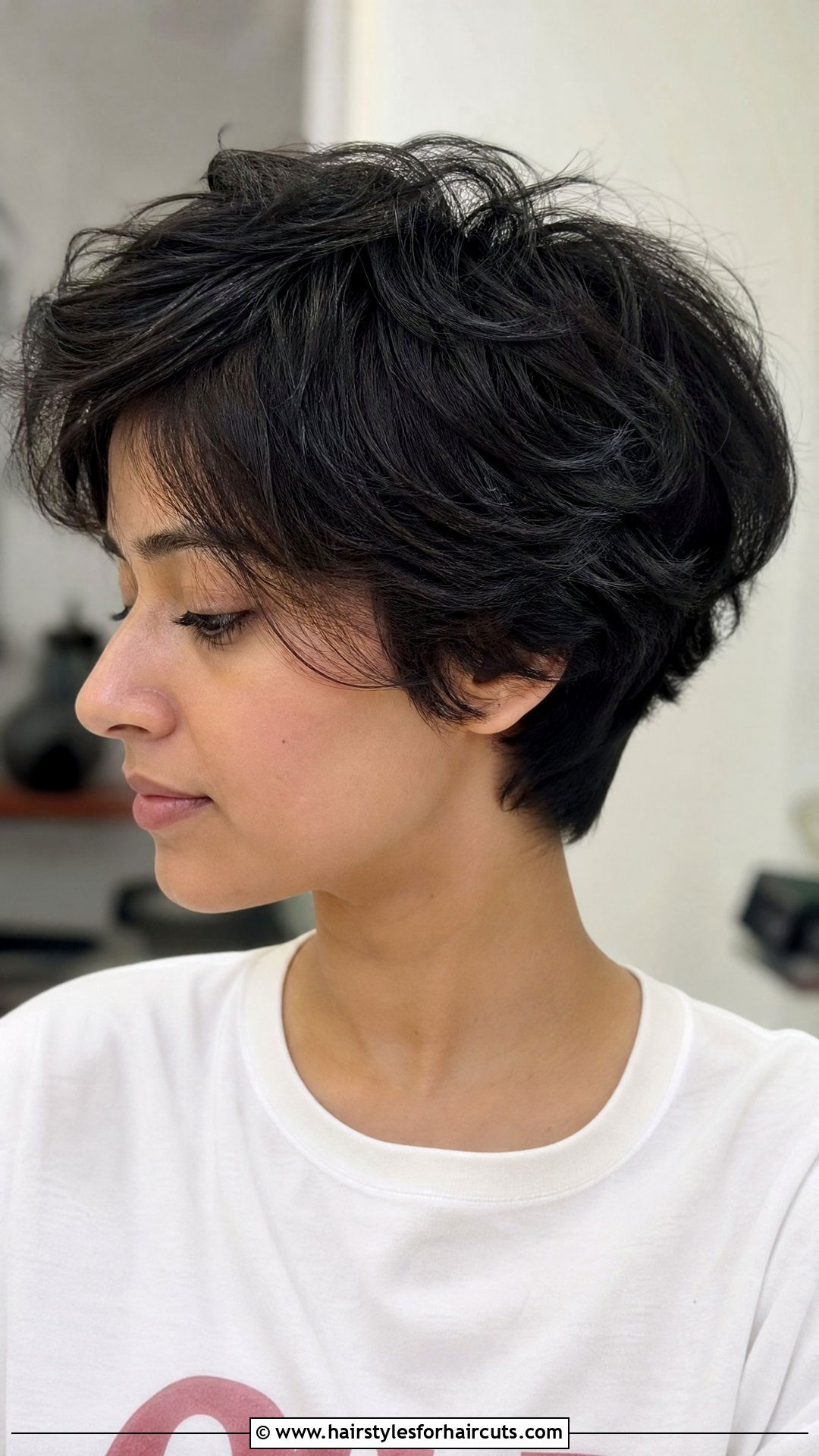 Thick Short Butterfly Haircut - 25 butterfly haircuts short hair - 25 butterfly haircuts short hair
