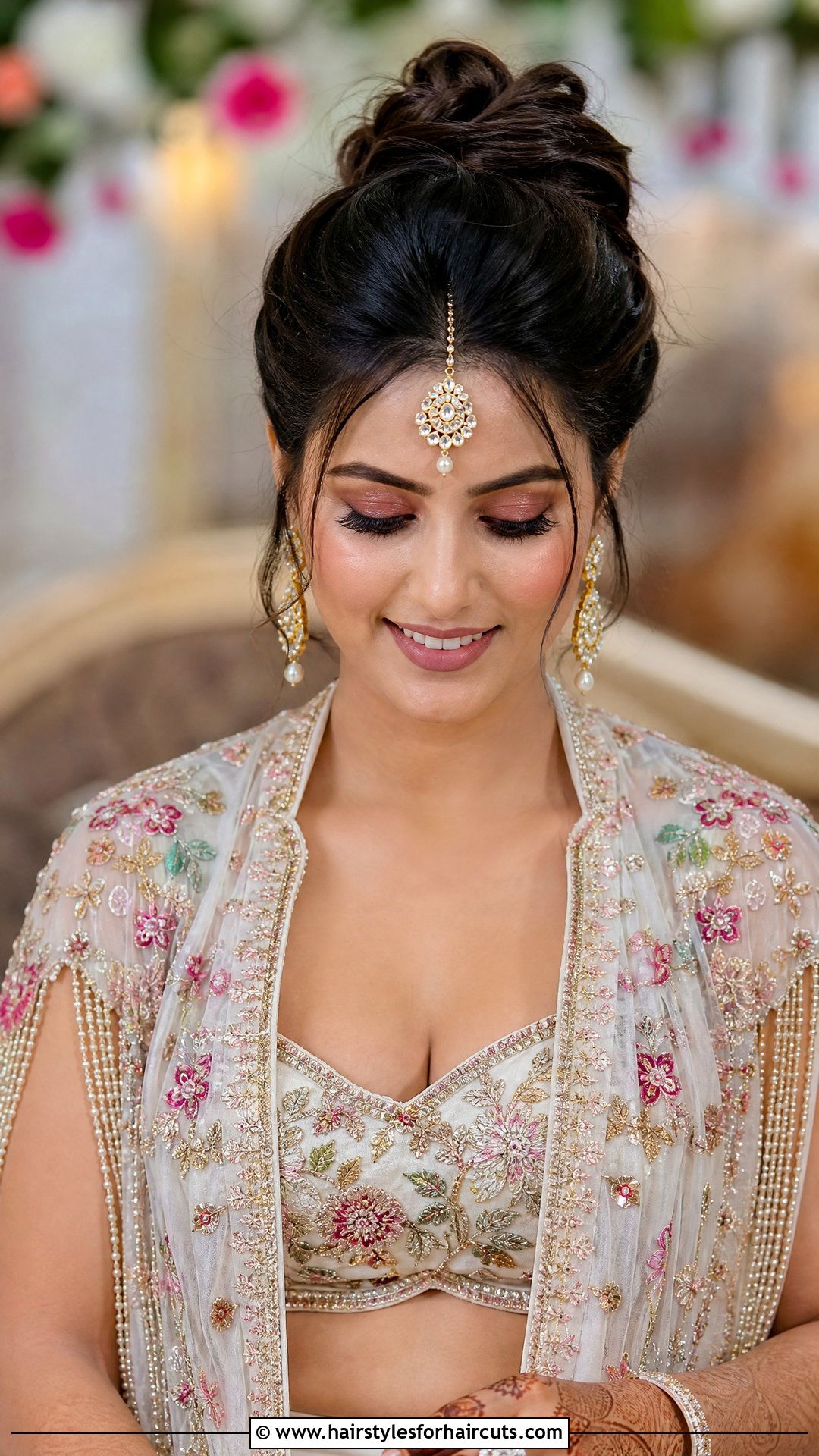 Top Knot Bun For Mehndi - 25 mehndi hairstyles - 25 mehndi hairstyles