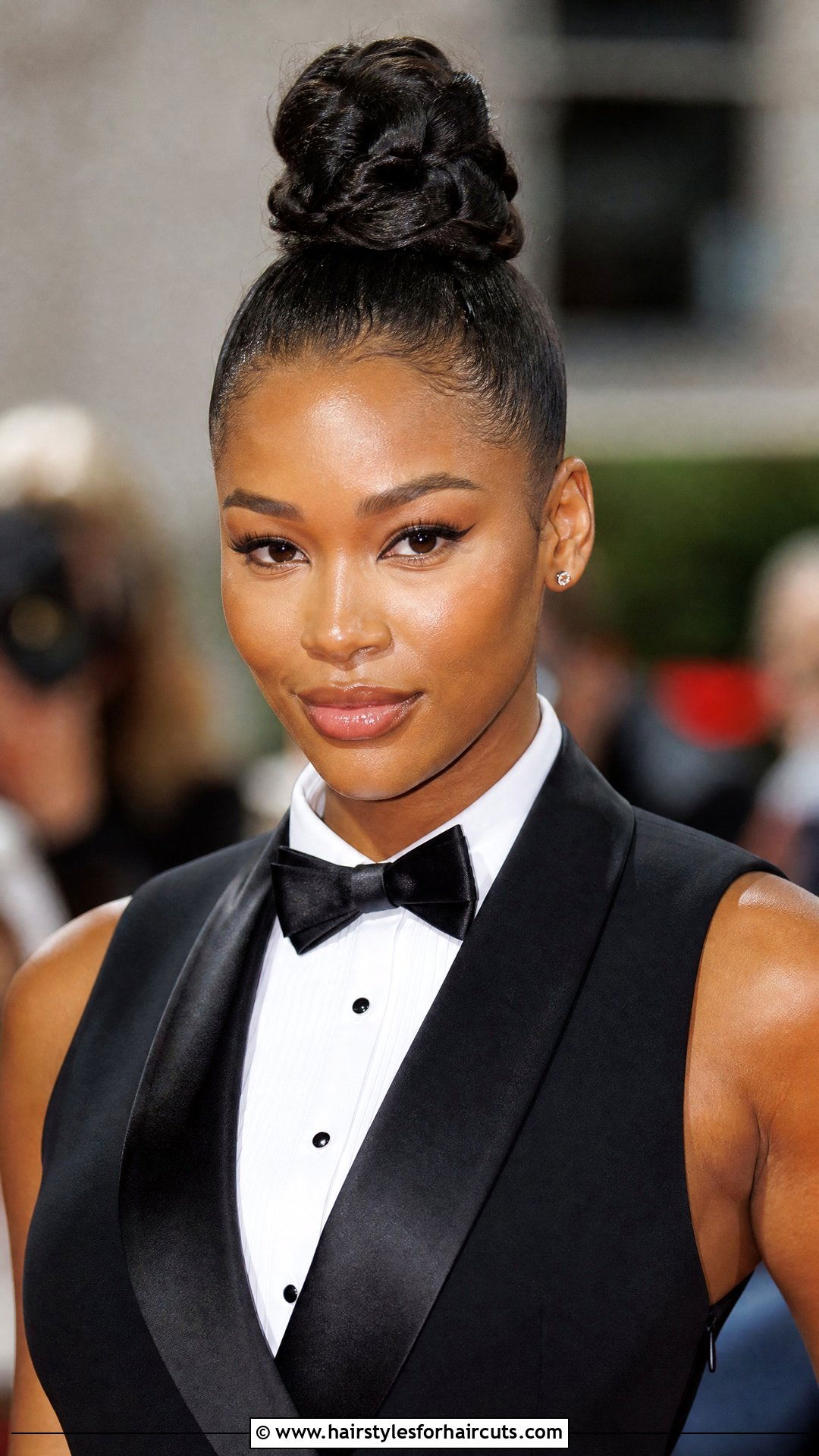 Top Knot Updo - 25 formal haircuts - 25 formal haircuts