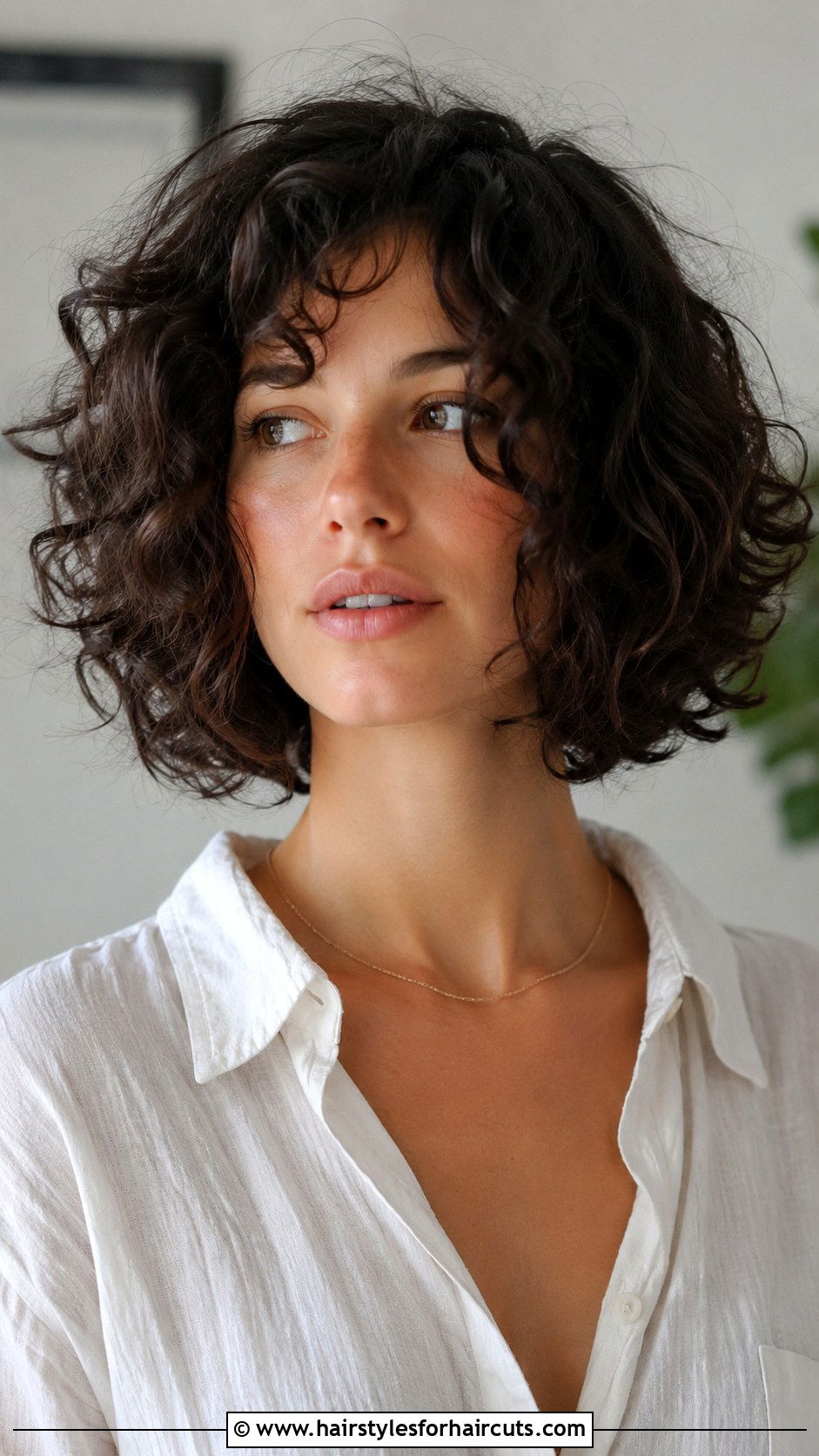 Tousled Curly Lob - 25 curly hair round face hairstyles - 25 curly hair round face hairstyles