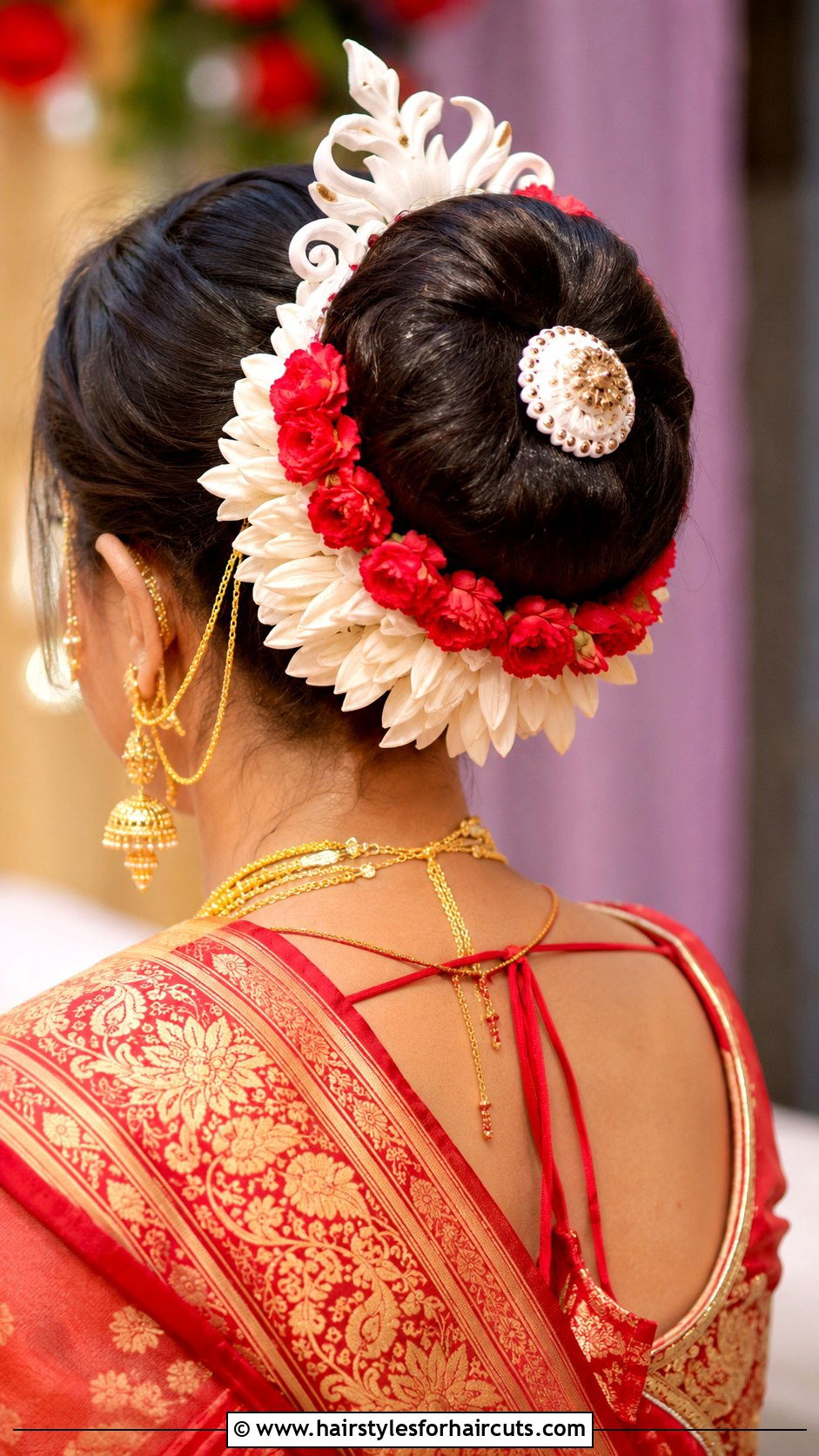 Traditional Bengali Bridal Bun - 25 indian bridal hairstyles - 25 indian bridal hairstyles
