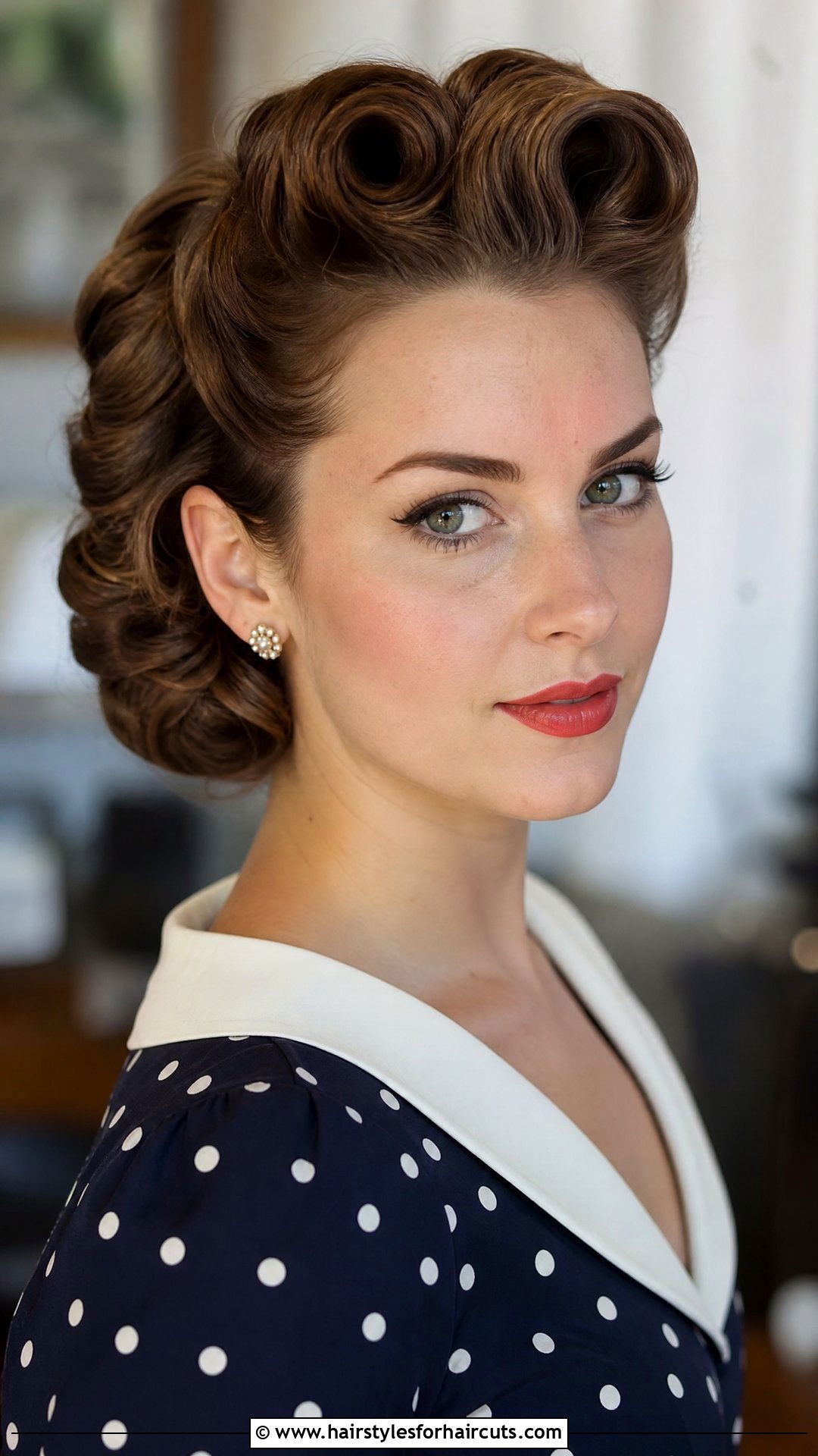 Tucked And Rolled Short Hair - 25 wedding party hairstyles for short hair - 25 wedding party hairstyles for short hair
