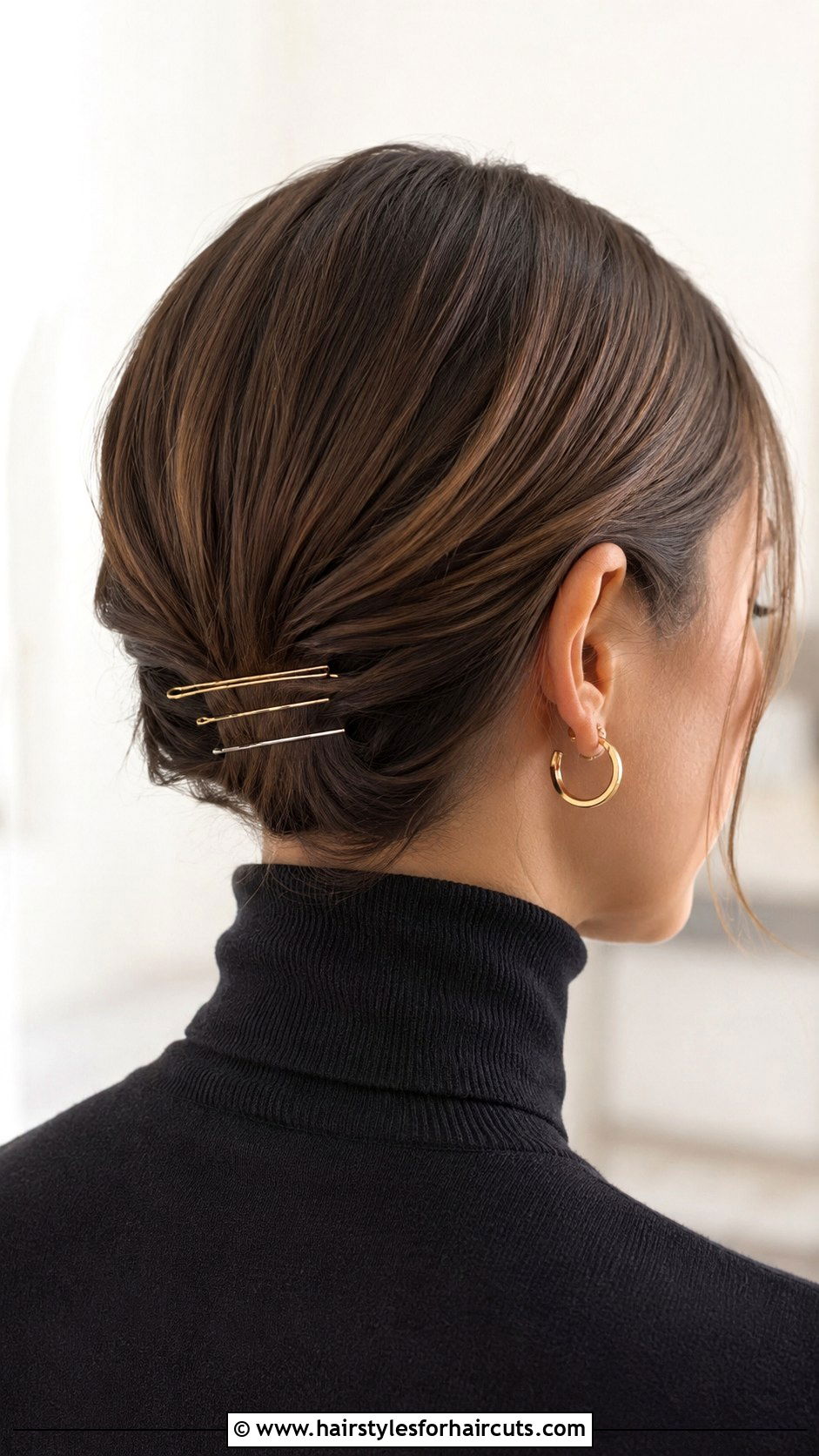 Tucked Bob With Hair Clips - 25 hairstyles with hair clips - 25 hairstyles with hair clips