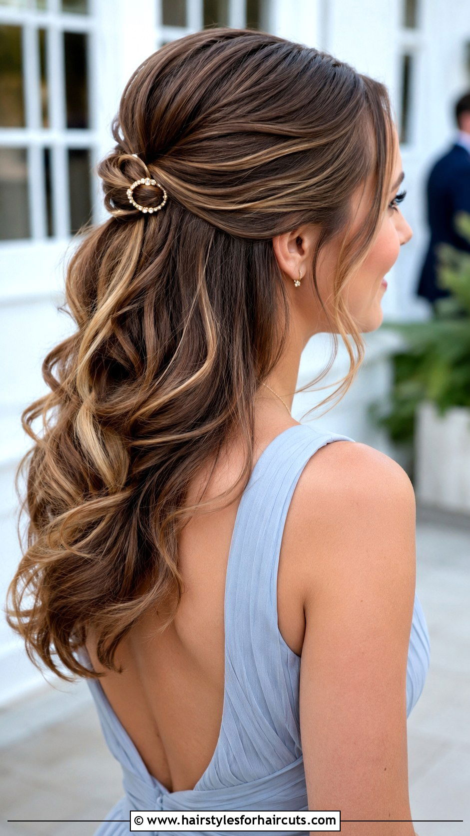 Tucked Half Up Hairstyle Bridesmaid - 25 bridesmaid hairstyles for medium hair - 25 bridesmaid hairstyles for medium hair
