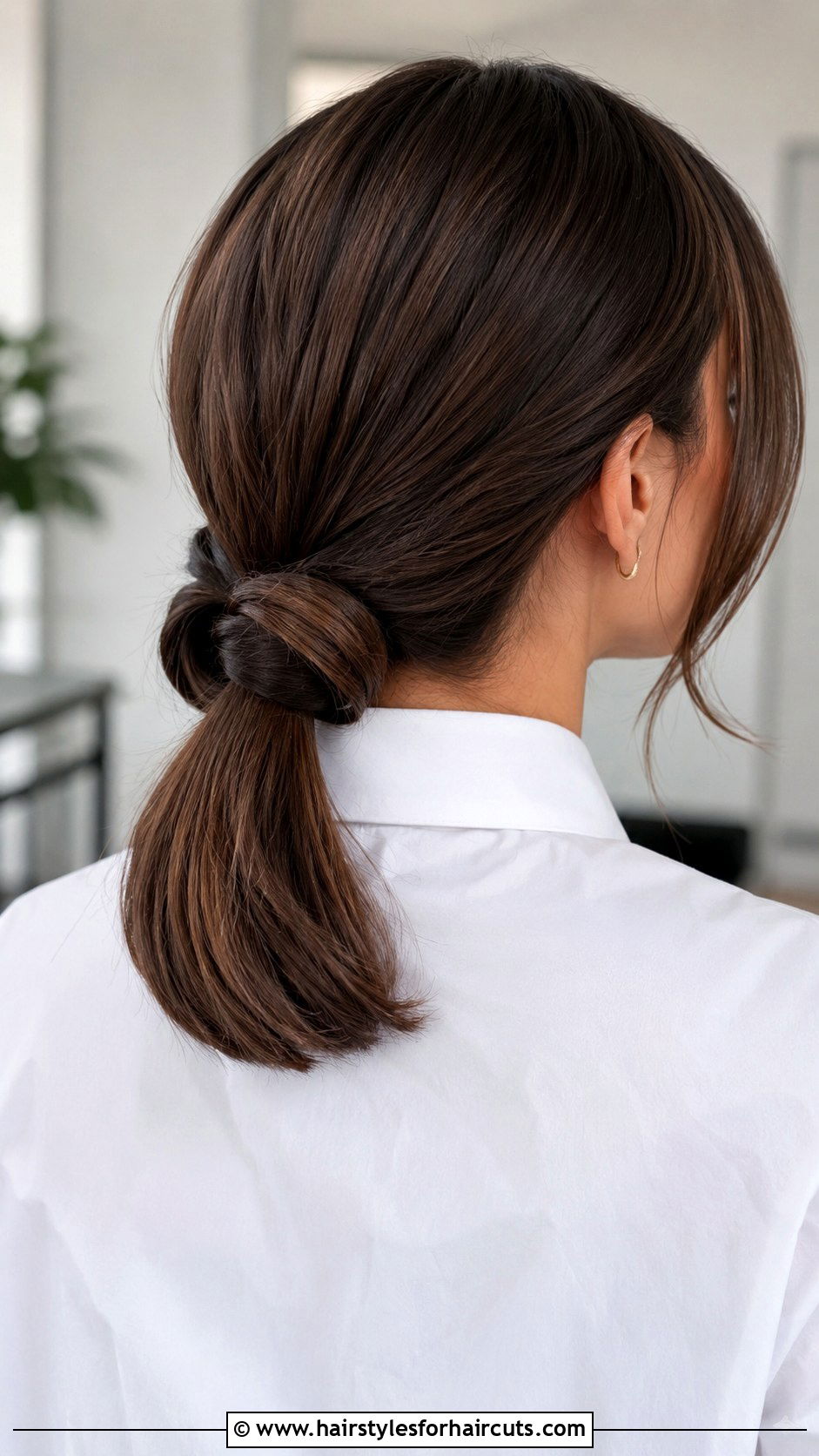 Tucked Low Ponytail - 25 glamorous hairstyles for medium hair - 25 glamorous hairstyles for medium hair